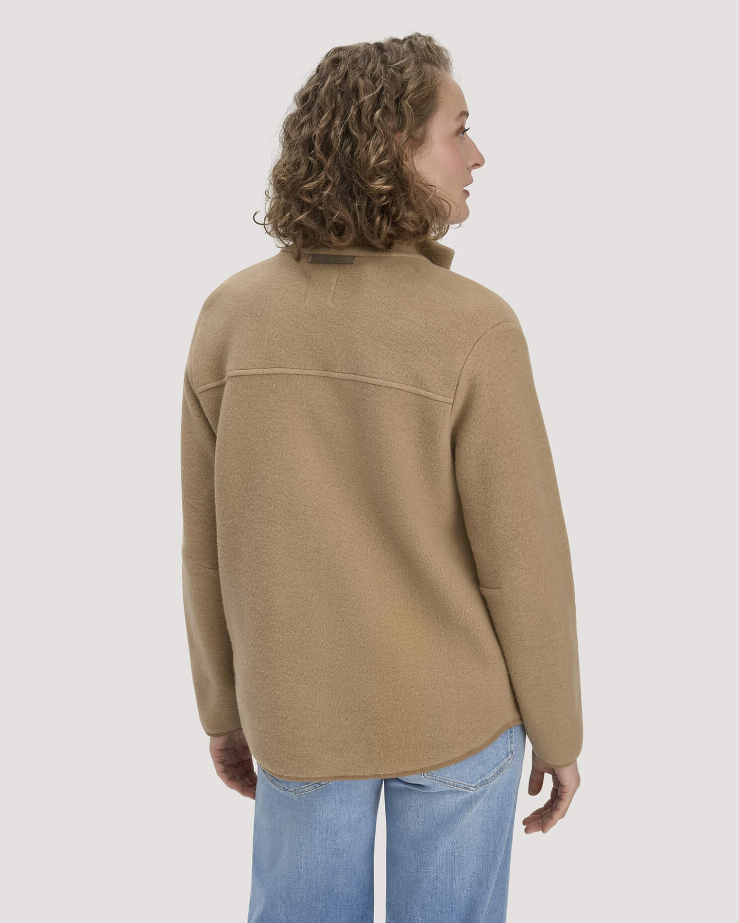 hessnatur Loungewear Fleece Jacke Relaxed ACTIVE LIGHT aus Bio-Baumwolle - braun - Größe L – Ansicht 3
