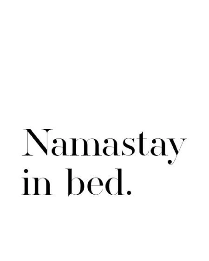 Photocircle Poster / Leinwandbild - Namastay in Bed