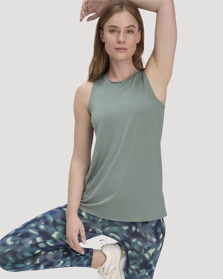 hessnatur Loungewear Top Regular ACTIVE COMFORT aus TENCEL™ Lyocell - grün - Größe 34