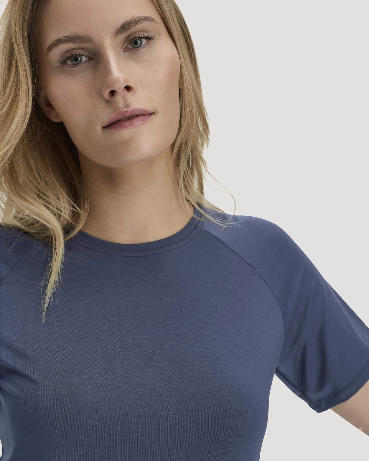 hessnatur Loungewear T-Shirt Regular ACTIVE COMFORT aus TENCEL™ Lyocell - blau - Größe 48 – Ansicht 4