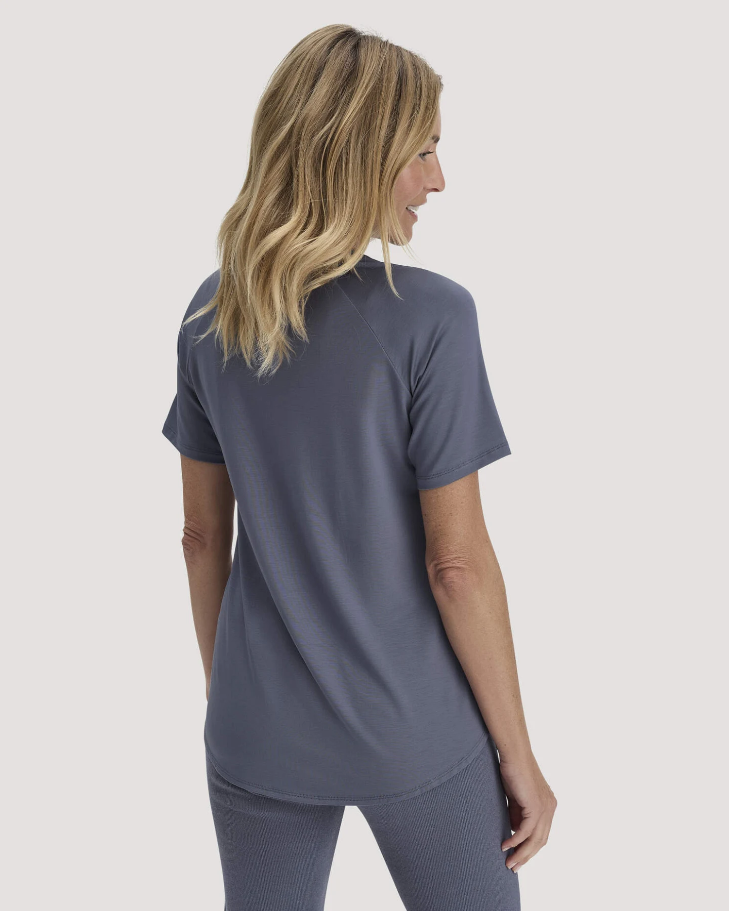 hessnatur Loungewear T-Shirt Regular ACTIVE COMFORT aus TENCEL™ Lyocell - blau - Größe 34 – Ansicht 3