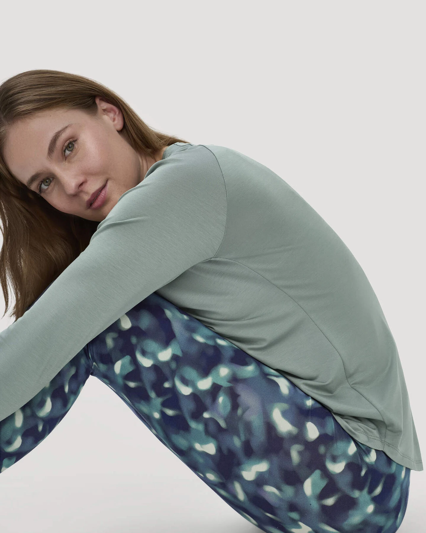 hessnatur Loungewear Longsleeve Regular ACTIVE COMFORT aus TENCEL™ Lyocell - grün - Größe 48 – Ansicht 4