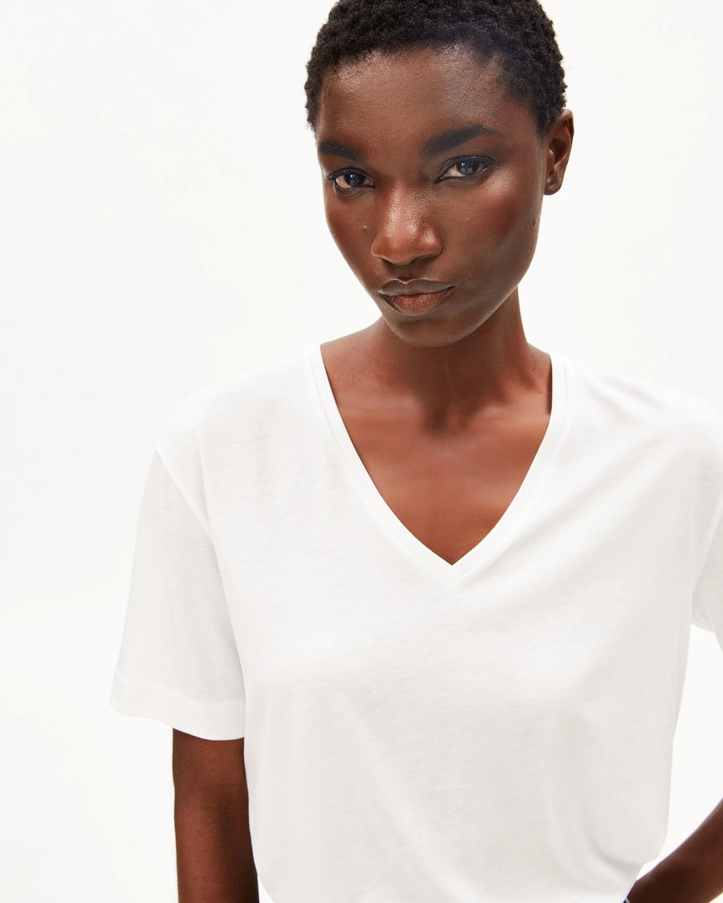 ARMEDANGELS T-Shirt V-NECK – Ansicht 4