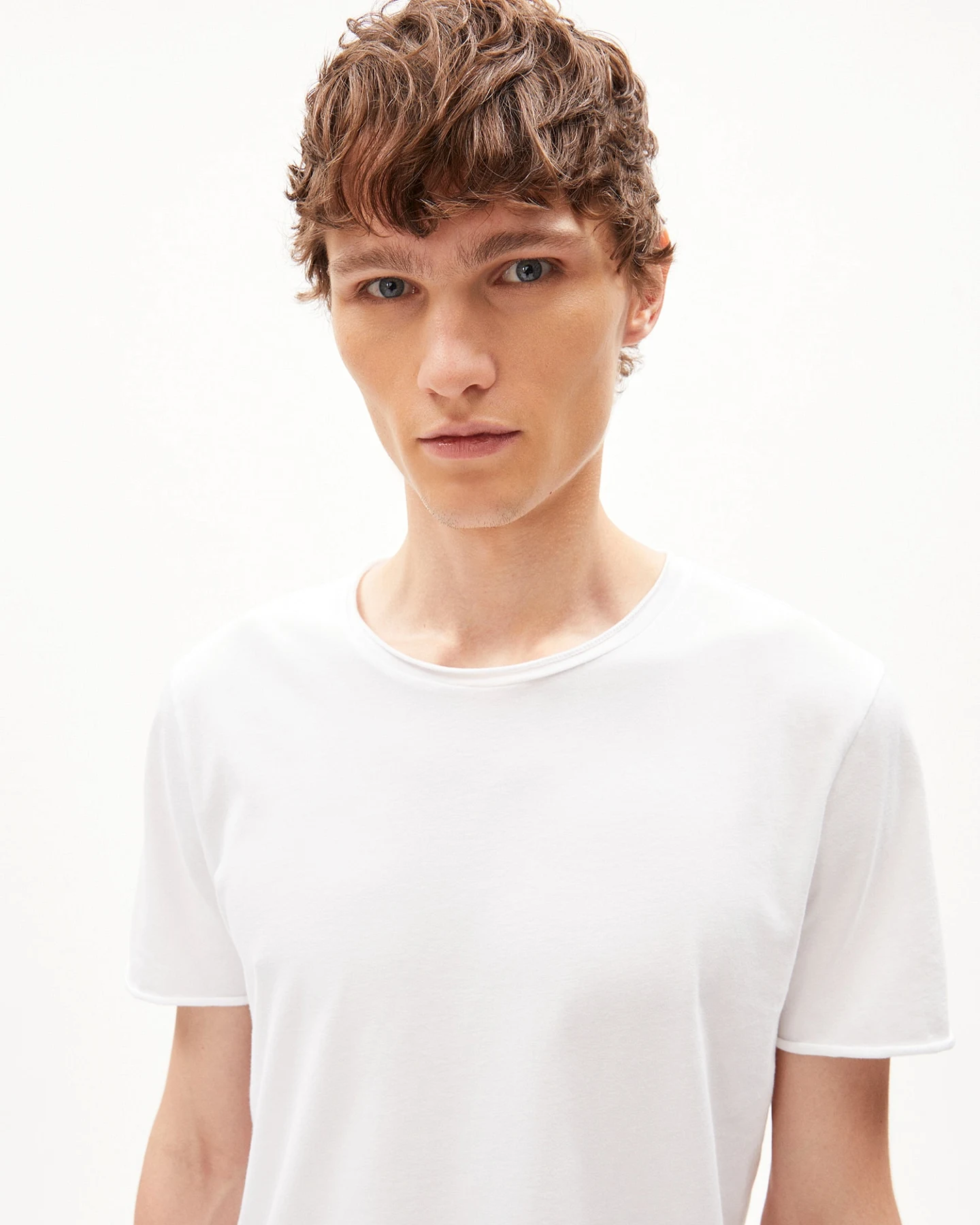 ARMEDANGELS T-Shirt JAAMES BRUSHED – Ansicht 4