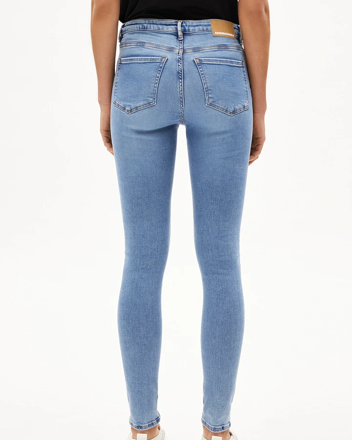 Produktseite: ARMEDANGELS Jeans Tillaa