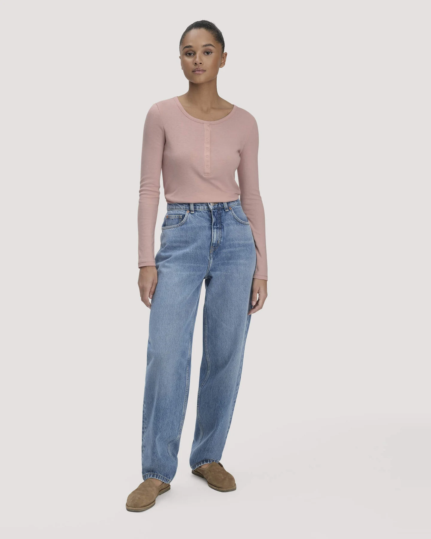 hessnatur Damen Softrib Longsleeve Henley Fitted aus Bio-Baumwolle und Tencel™ Modal - rosa - Größe 46 – Ansicht 2