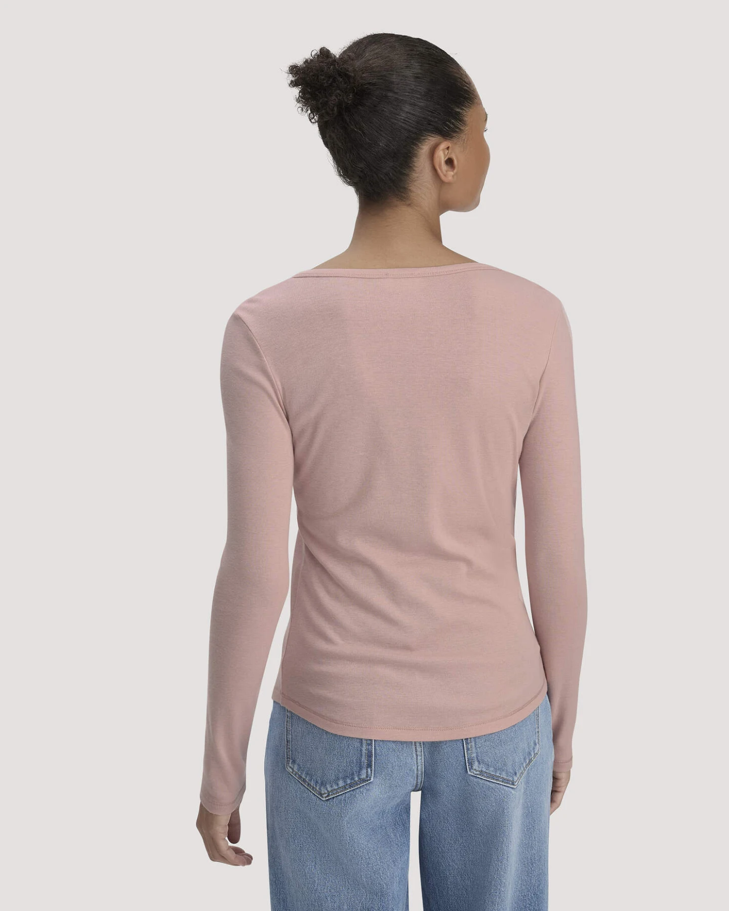hessnatur Damen Softrib Longsleeve Henley Fitted aus Bio-Baumwolle und Tencel™ Modal - rosa - Größe 48 – Ansicht 3