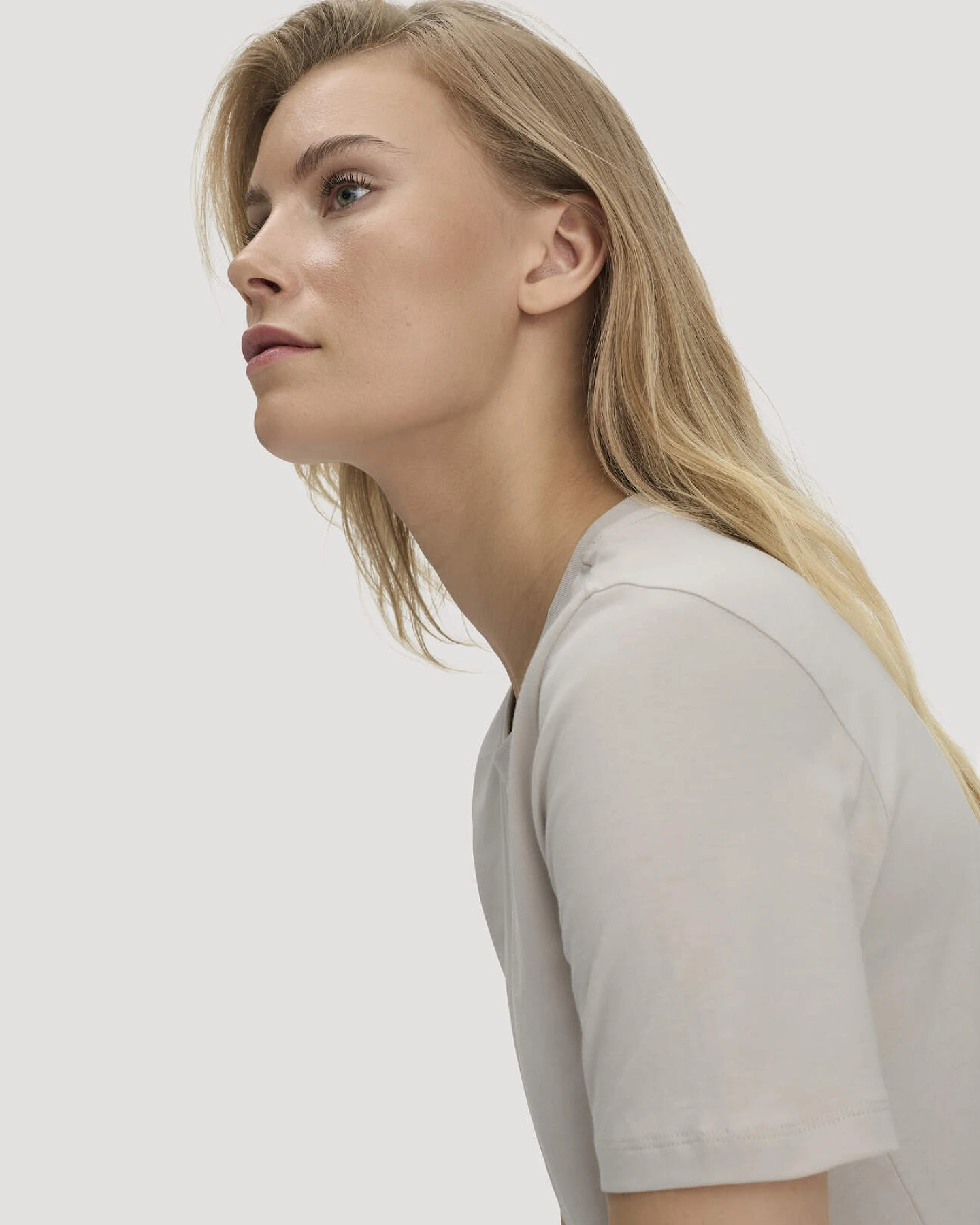 hessnatur Damen T-Shirt Regular aus Regenerative Organic Cotton (ROC) - beige - Größe 42 – Ansicht 4