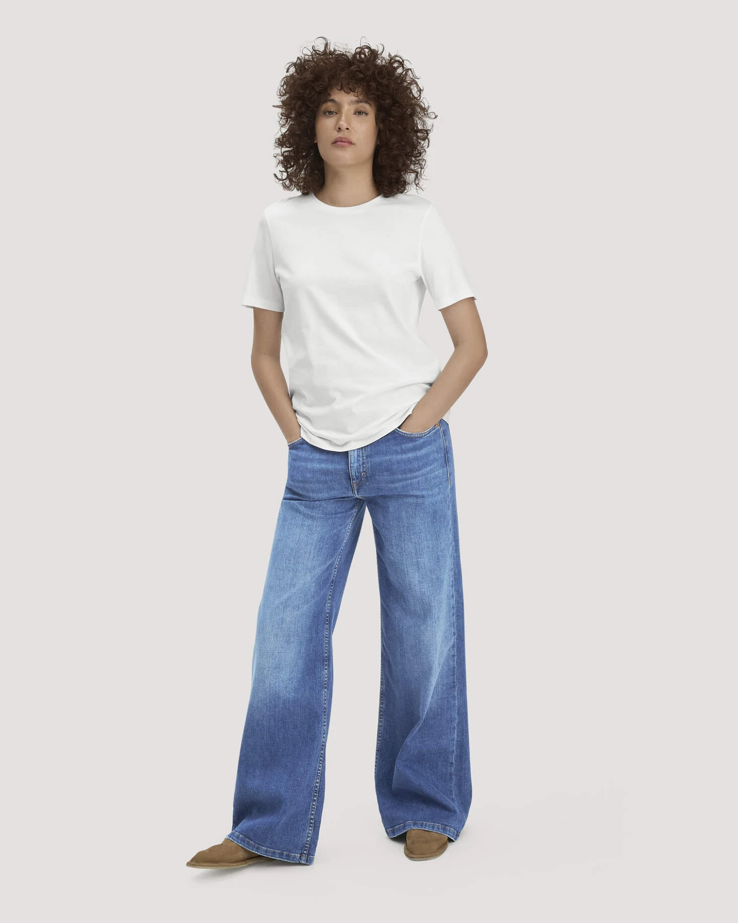 hessnatur Damen T-Shirt Regular aus Regenerative Organic Cotton (ROC) - weiß - Größe 40 – Ansicht 2