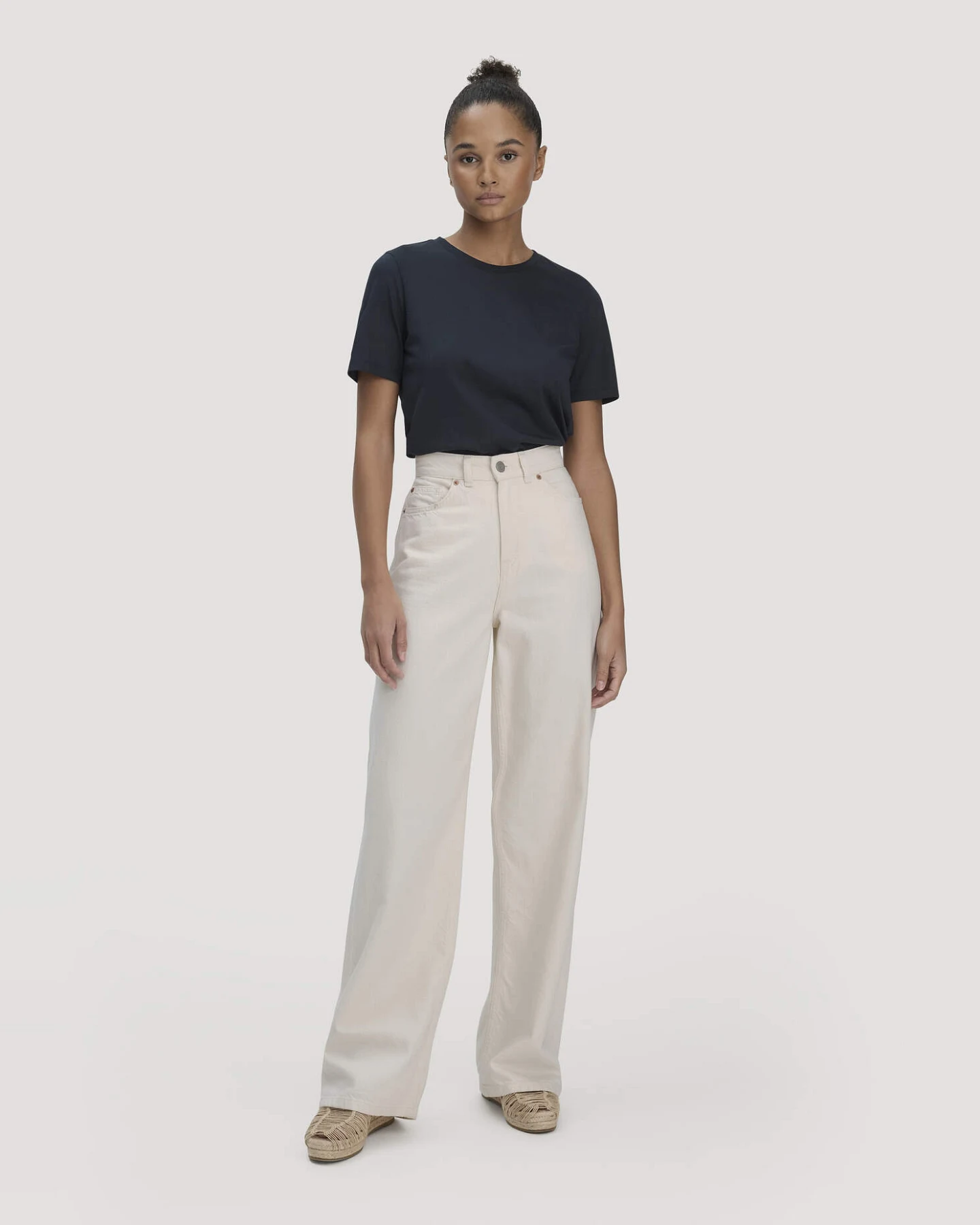 hessnatur Damen T-Shirt Regular aus Regenerative Organic Cotton (ROC) - blau - Größe 40 – Ansicht 2