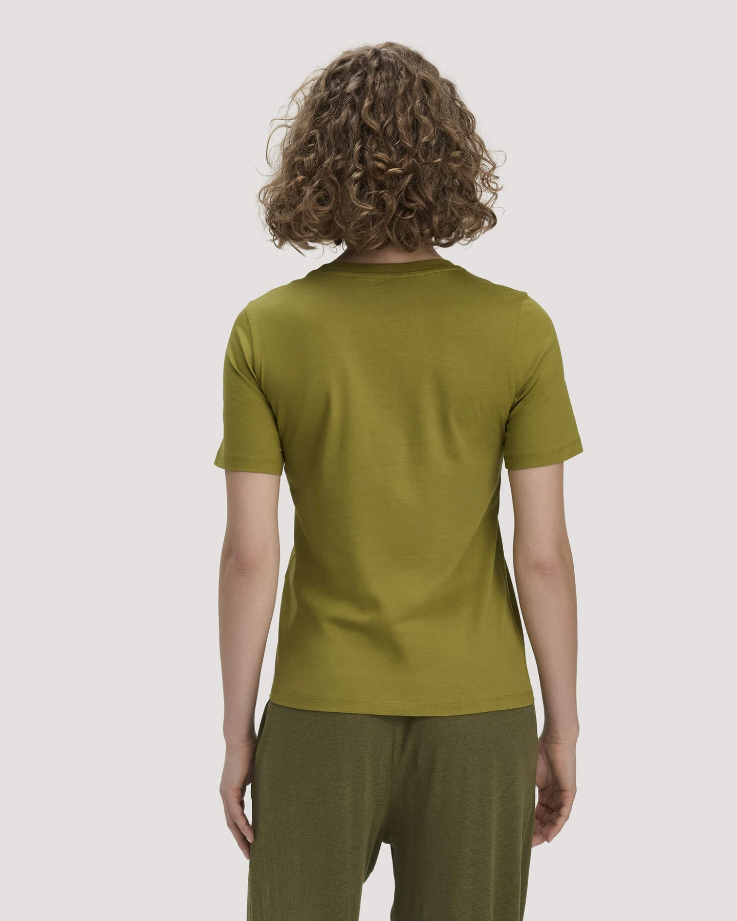hessnatur Damen T-Shirt Regular aus Regenerative Organic Cotton (ROC) - grün - Größe 46 – Ansicht 3
