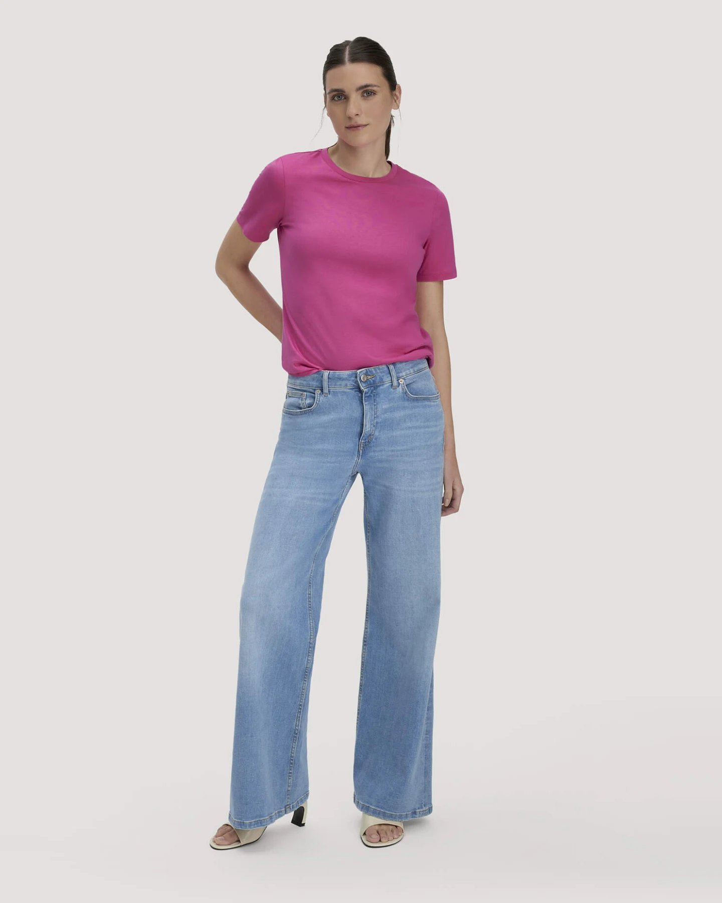 hessnatur Damen T-Shirt Regular aus Regenerative Organic Cotton (ROC) - lila - Größe 34 – Ansicht 2