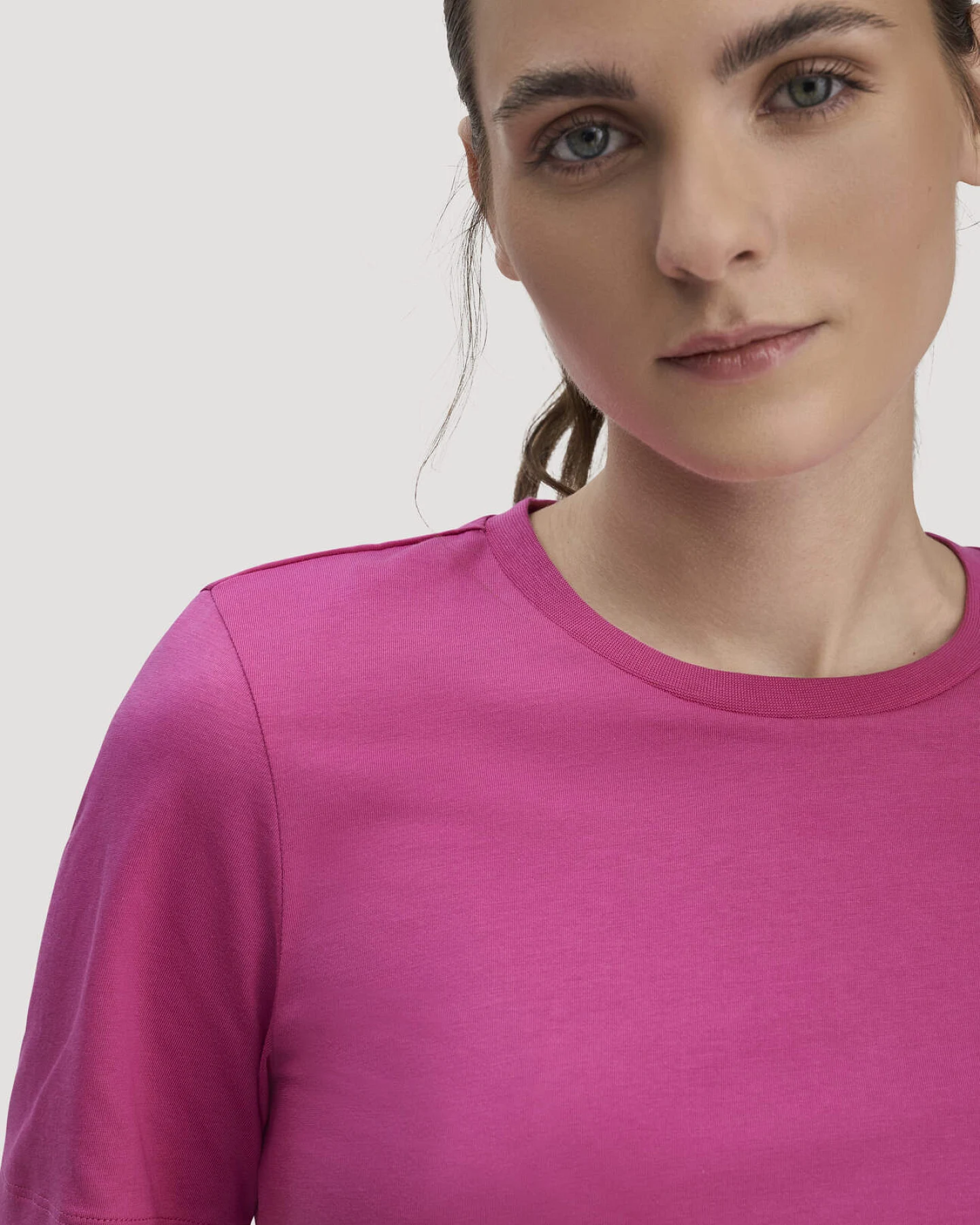 hessnatur Damen T-Shirt Regular aus Regenerative Organic Cotton (ROC) - lila - Größe 40 – Ansicht 4