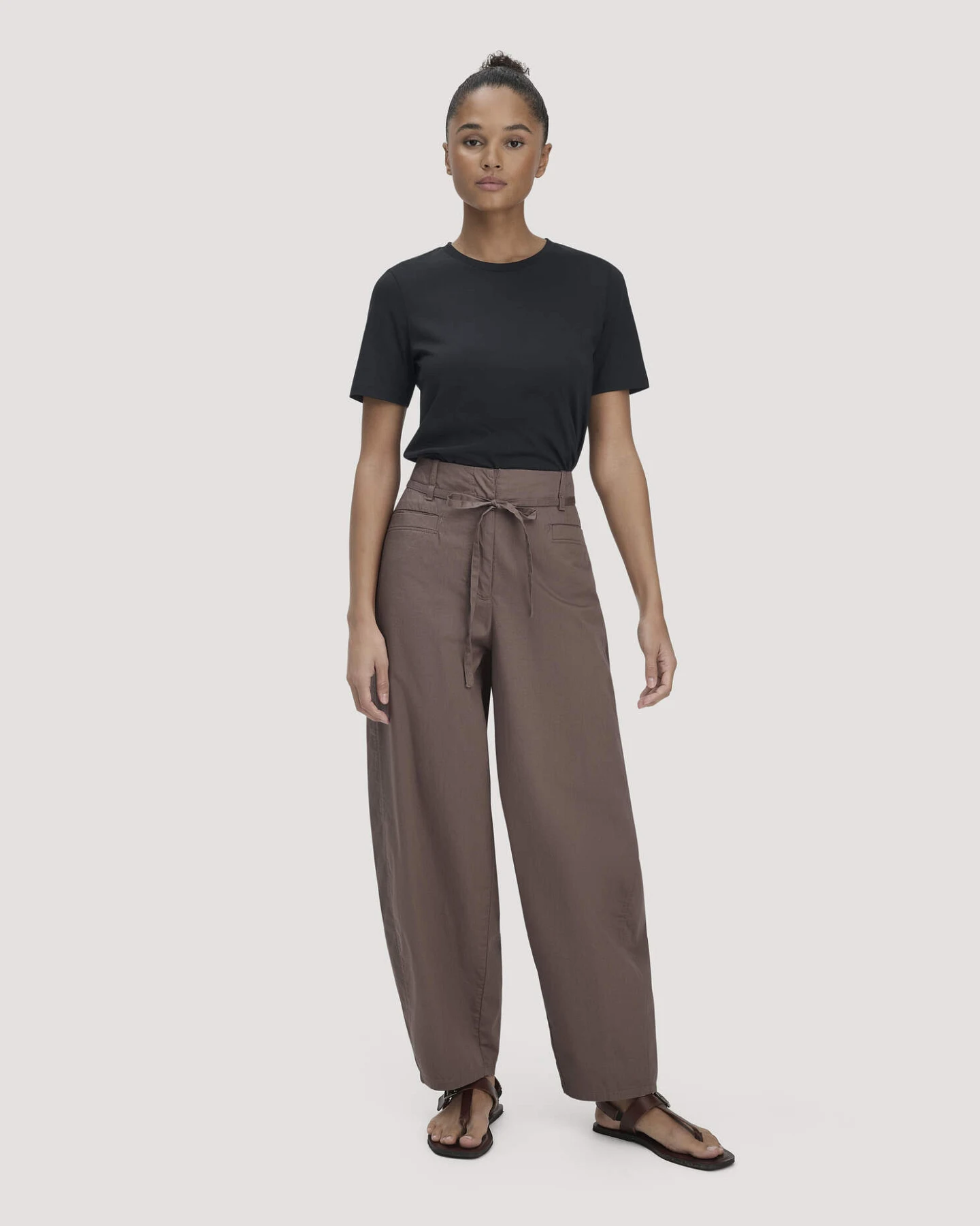 hessnatur Damen T-Shirt Regular aus Regenerative Organic Cotton (ROC) - schwarz - Größe 38 – Ansicht 2