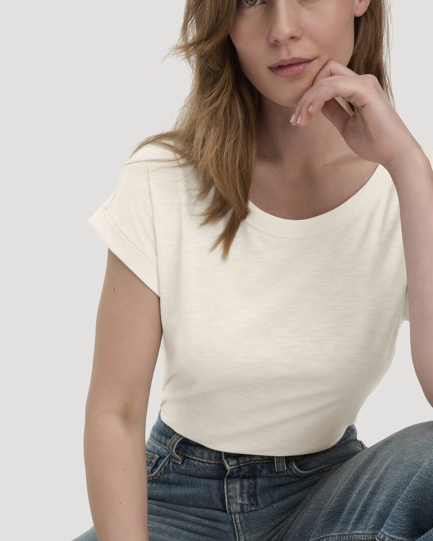 hessnatur Damen Light Slub T-Shirt Relaxed aus Bio-Baumwolle - natur - Größe 46 – Ansicht 4