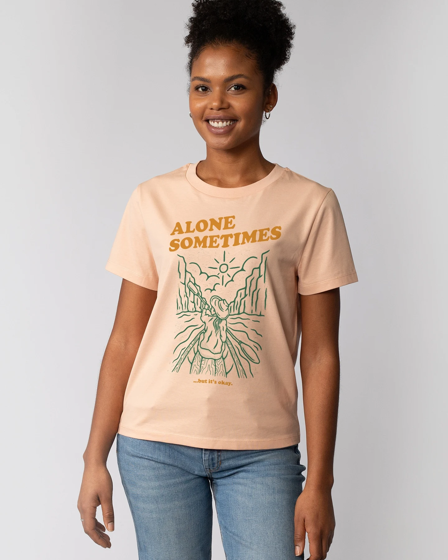 Watapparel T-Shirt Alone Sometimes But Its Okay – Ansicht 2
