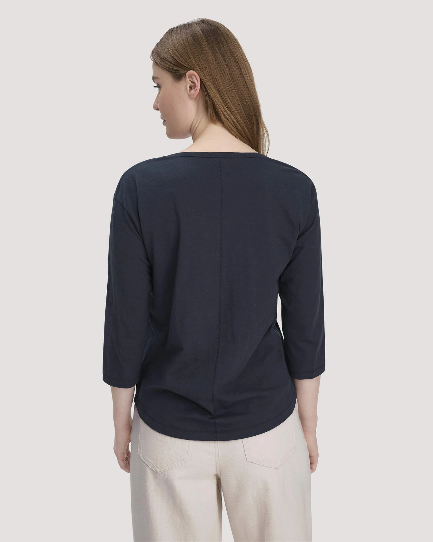 hessnatur Damen Light Slub Longsleeve Relaxed aus Bio-Baumwolle - blau - Größe 34 – Ansicht 3