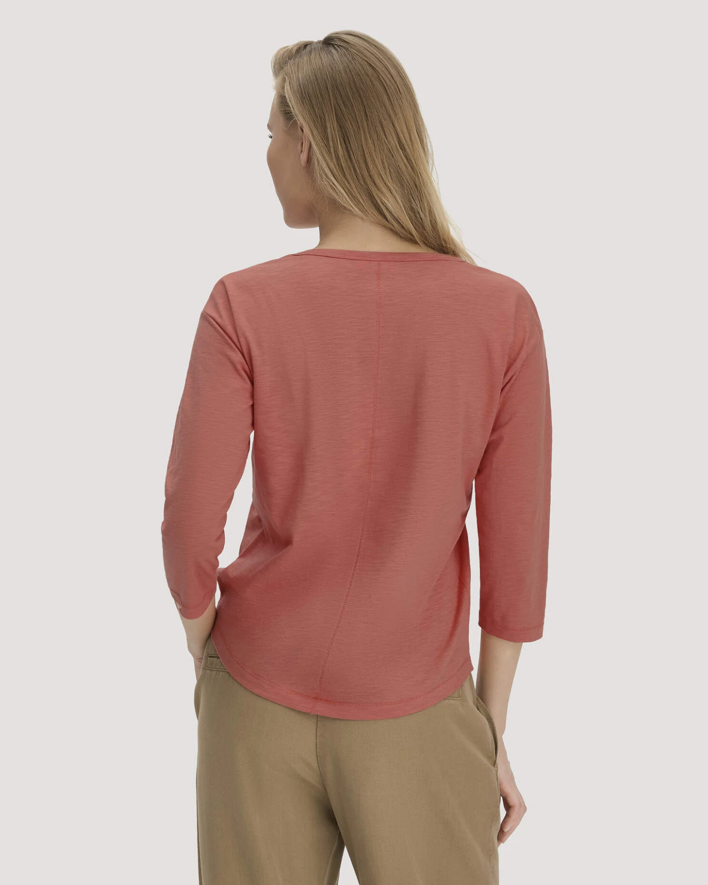 hessnatur Damen Light Slub Longsleeve Relaxed aus Bio-Baumwolle - orange - Größe 36 – Ansicht 3
