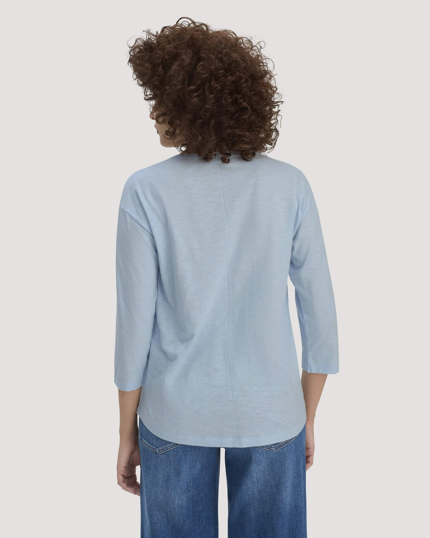 hessnatur Damen Light Slub Longsleeve Relaxed aus Bio-Baumwolle - blau - Größe 38 – Ansicht 3