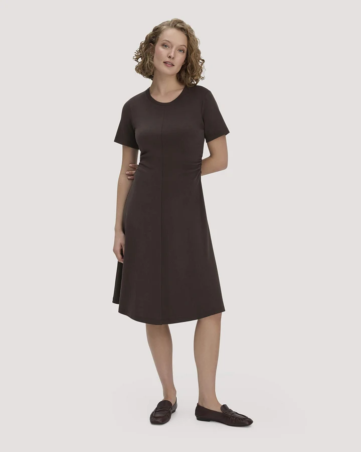 hessnatur Damen Jersey Kleid Kniebedeckend Slim aus Bio-Baumwolle - braun - Größe 34