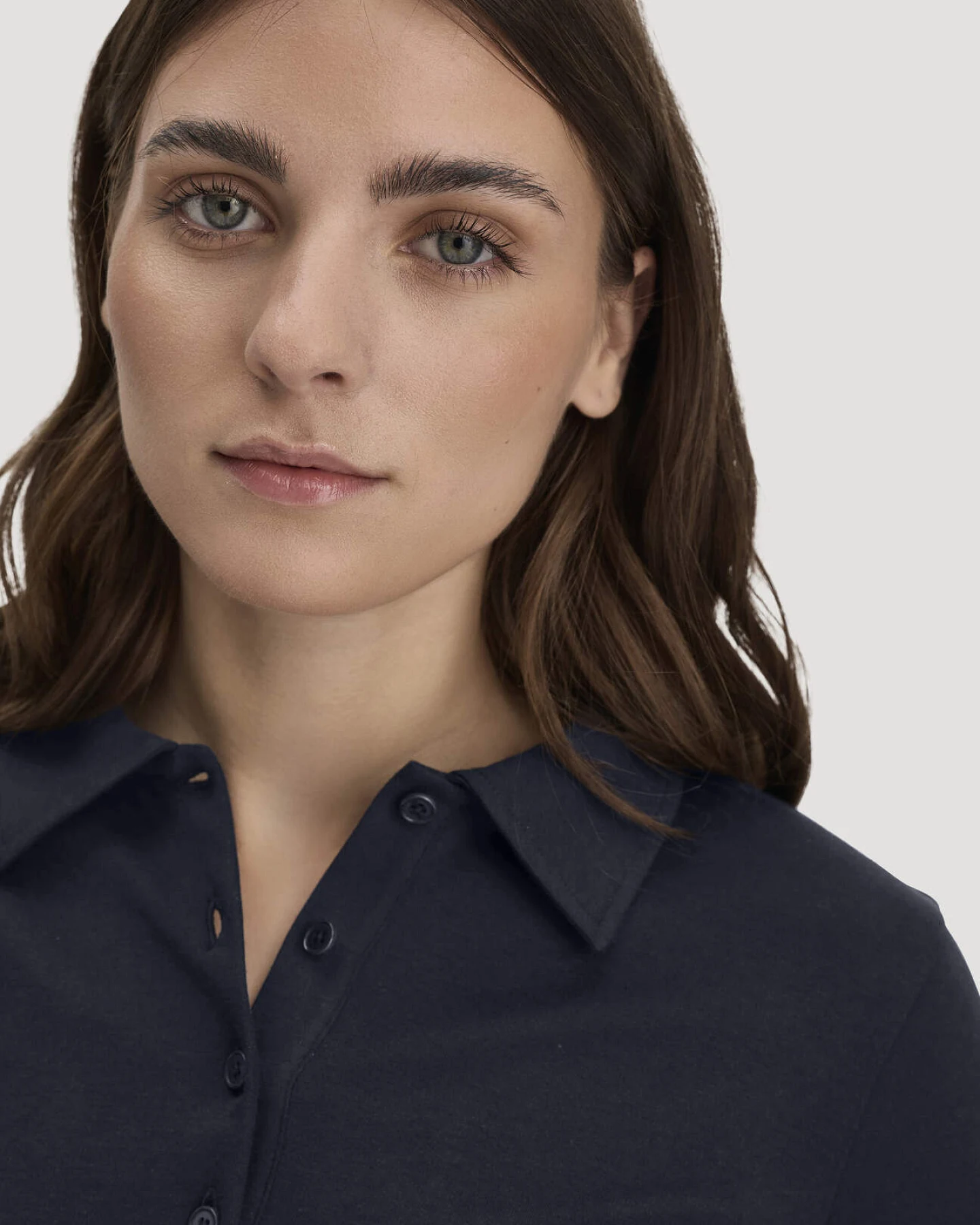 hessnatur Damen Longsleeve Polo Slim aus Bio-Baumwolle - blau - Größe 46 – Ansicht 4