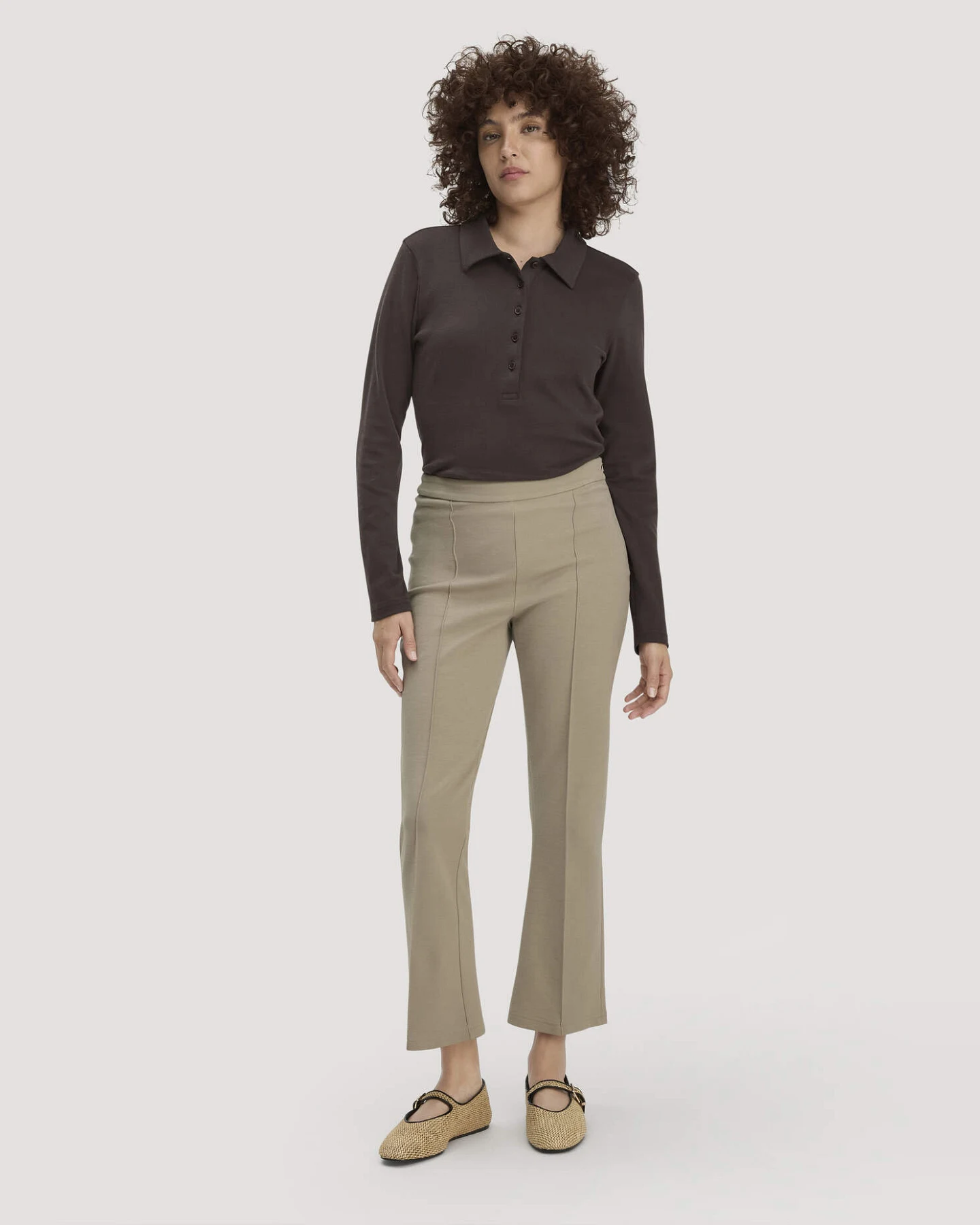 hessnatur Damen Longsleeve Polo Slim aus Bio-Baumwolle - braun - Größe 34 – Ansicht 2