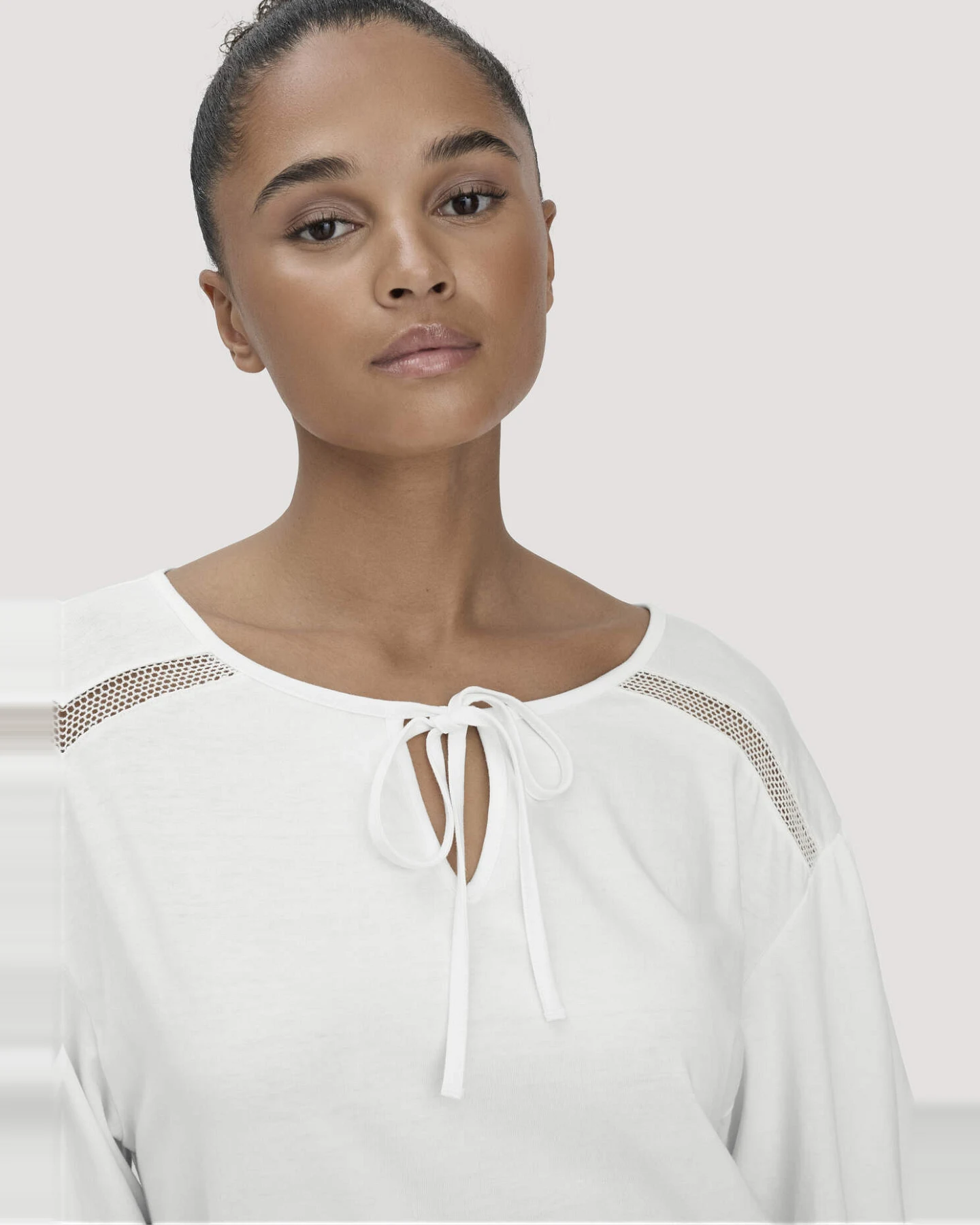 hessnatur Damen Bohemian Lace Longsleeve Oversize aus Bio-Baumwolle - weiß - Größe S – Ansicht 4
