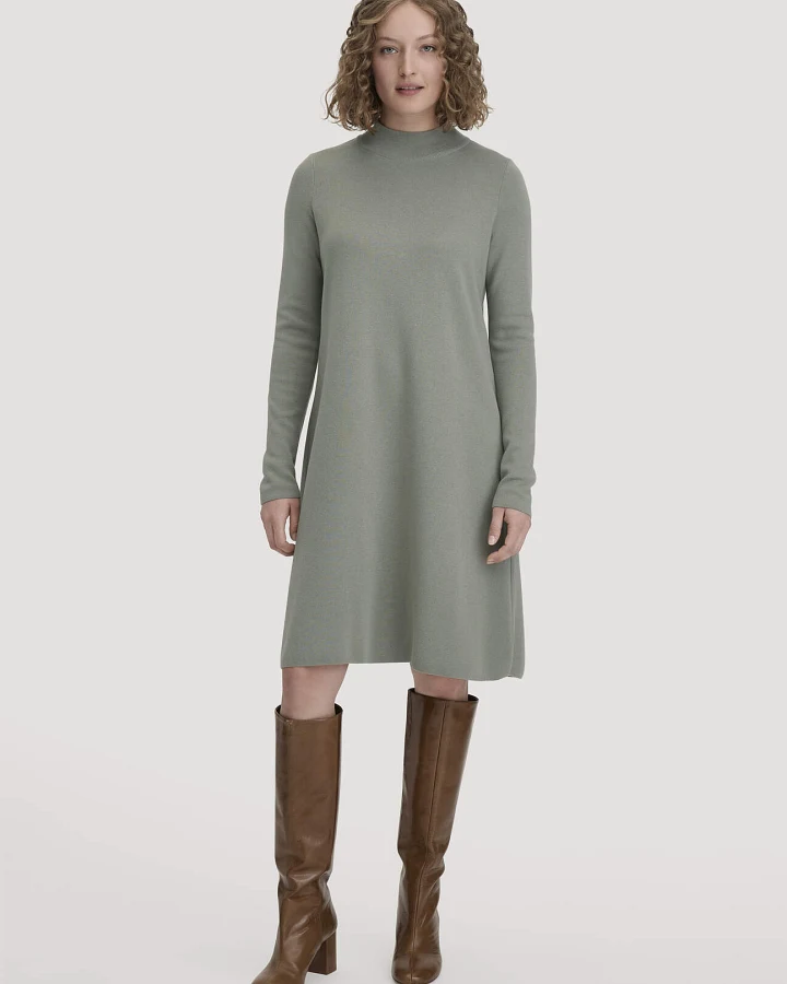 hessnatur Damen Strick Kleid Relaxed aus TENCEL™ Lyocell mit Bio-Baumwolle - grün - Größe S