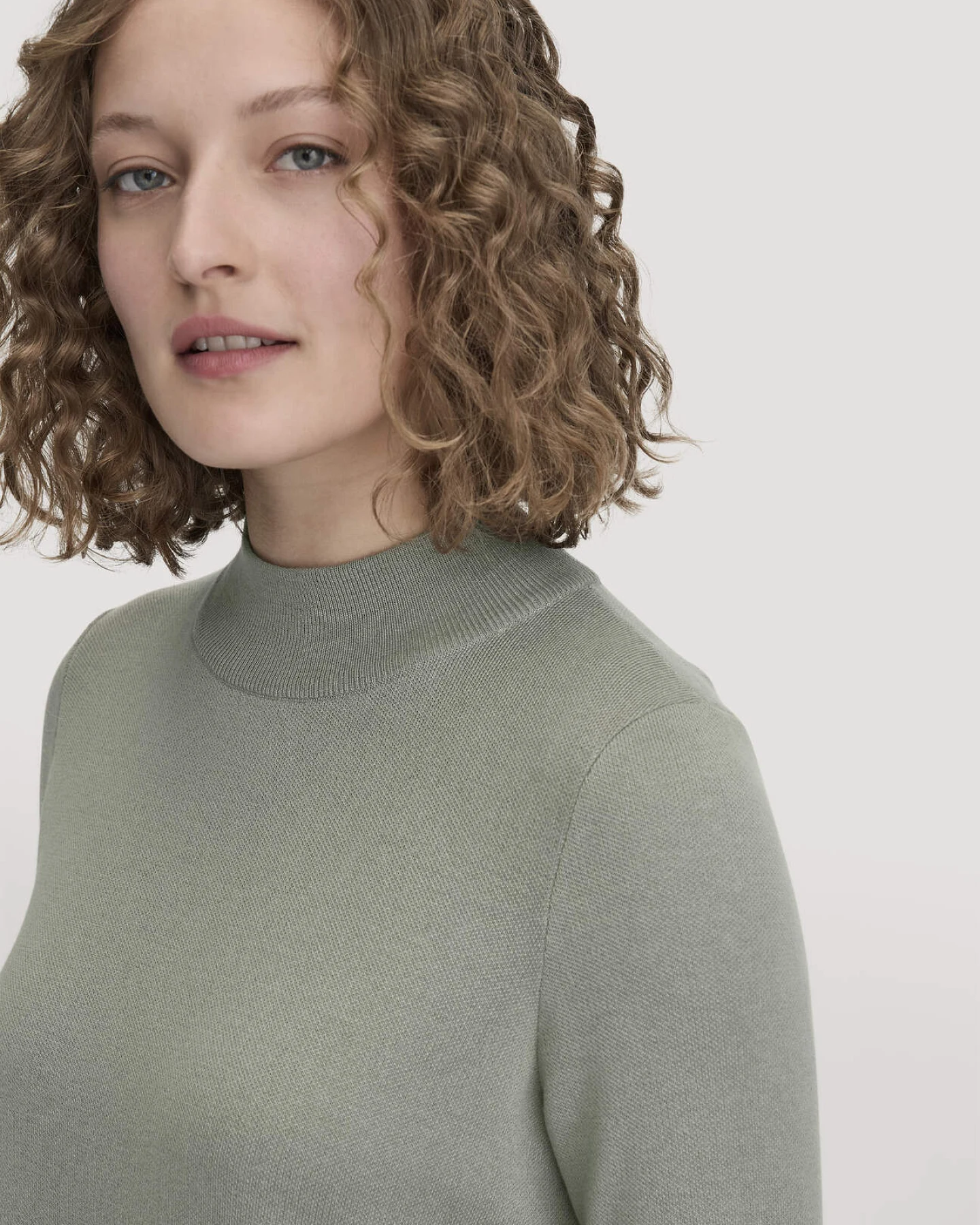 hessnatur Damen Strick Kleid Relaxed aus TENCEL™ Lyocell mit Bio-Baumwolle - grün - Größe XXL – Ansicht 3