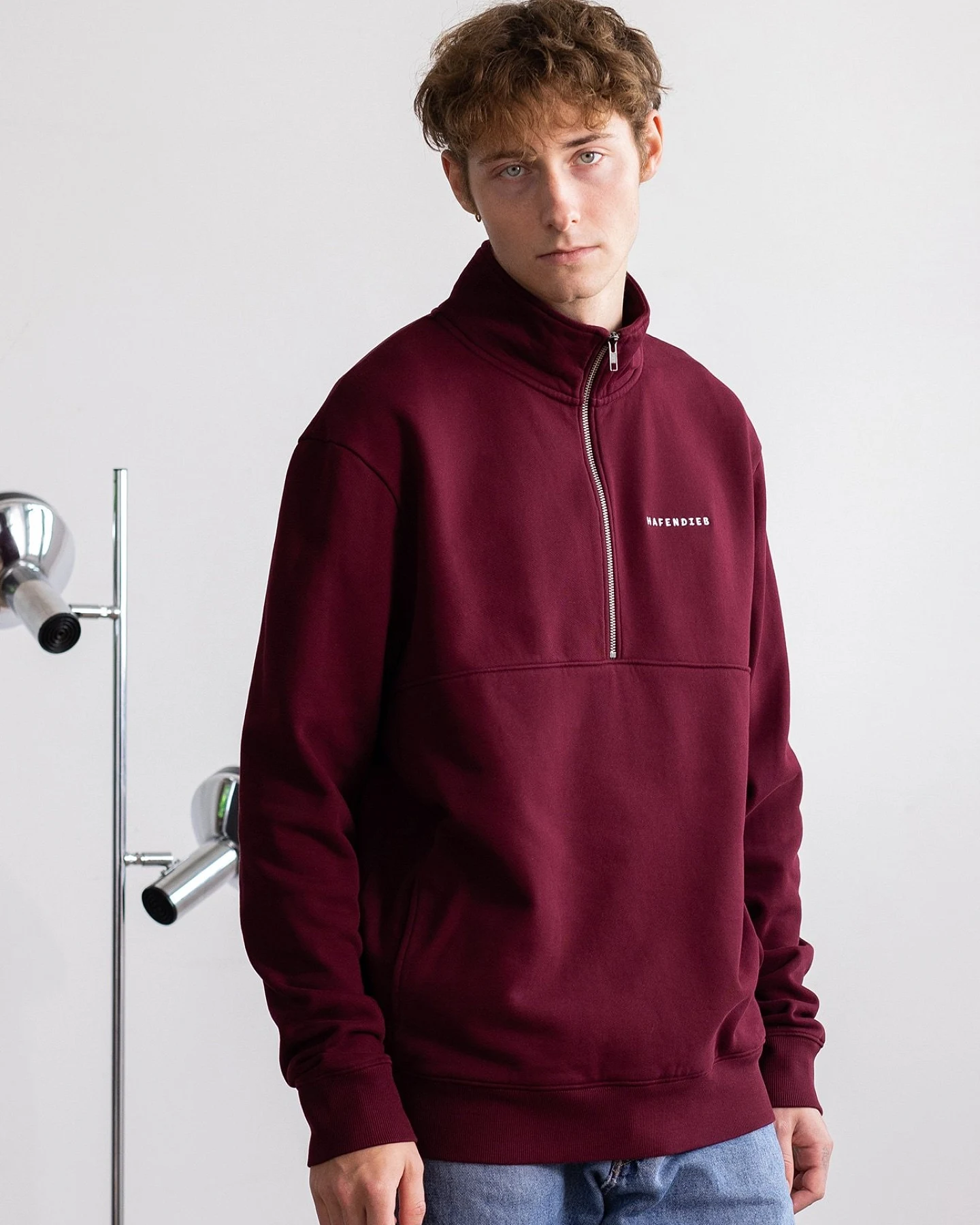Hafendieb Herren vegan Troyer Pullover Logo Stick Burgunderrot – Ansicht 2