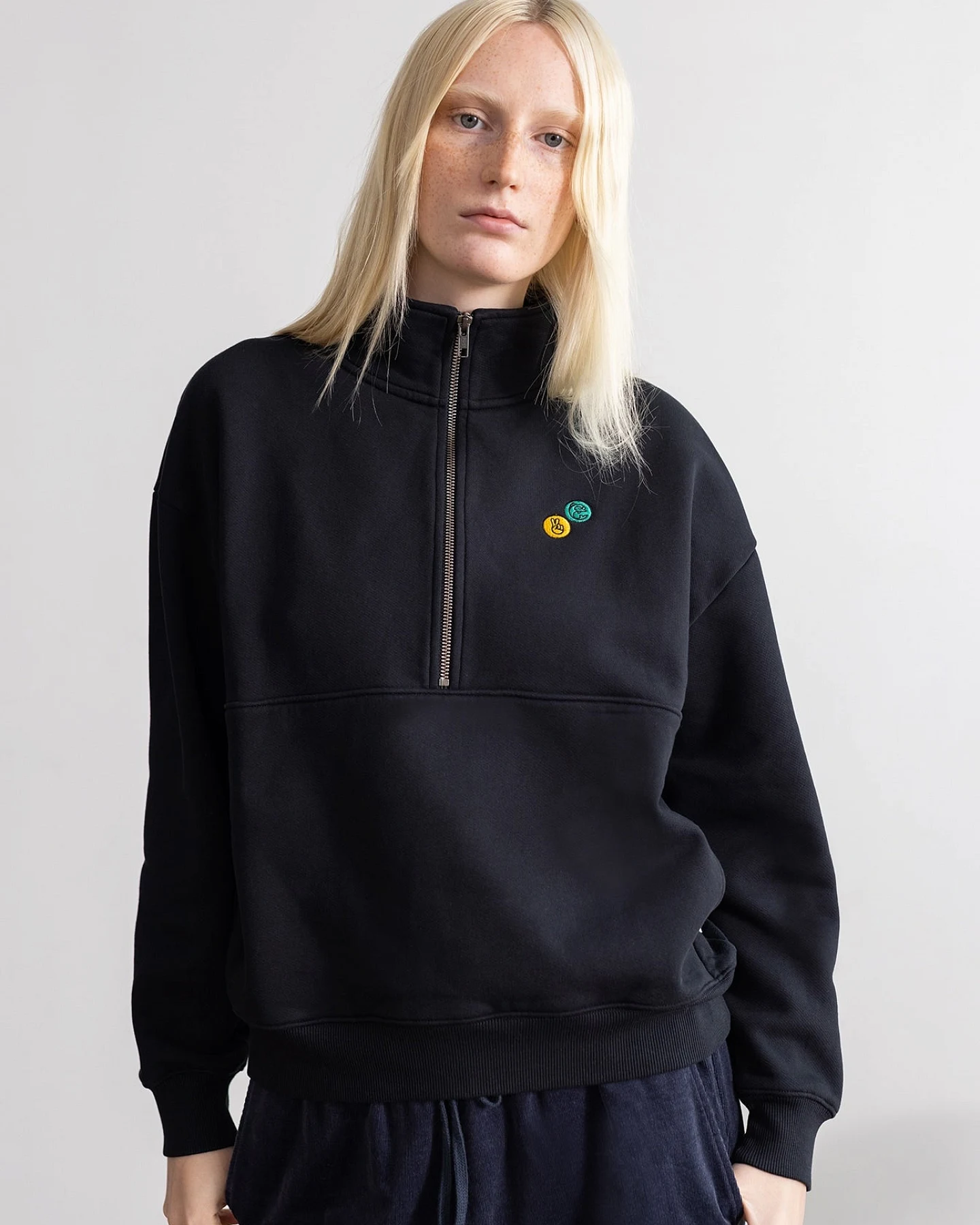 Hafendieb Damen vegan Angelclub Troyer Sweater Black – Ansicht 2