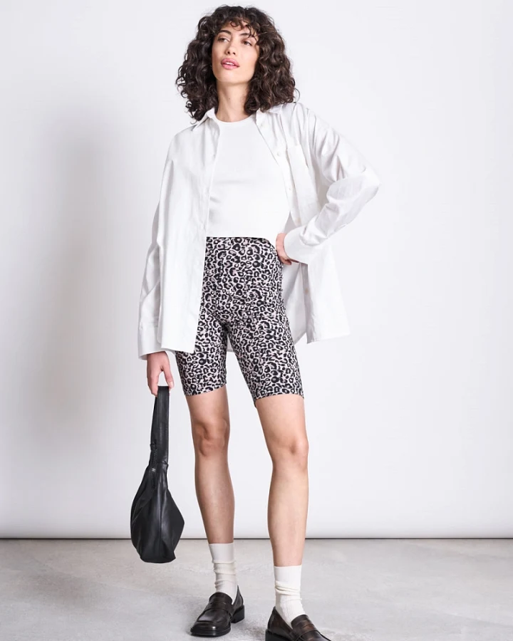 JAN 'N JUNE Damen vegan Biker Shorts Leo Druck
