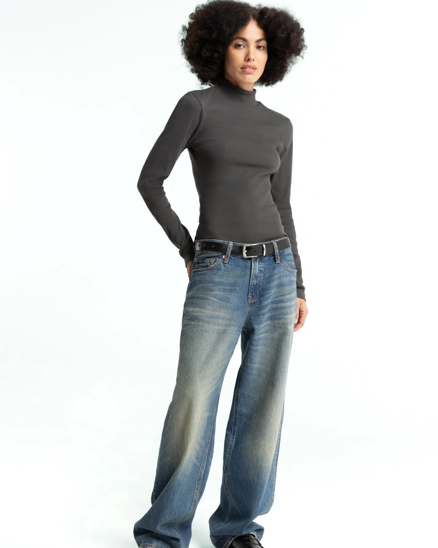 Kings of Indigo Damen vegan Jeans Joan Jim Phoenix Blue Dirt – Ansicht 2