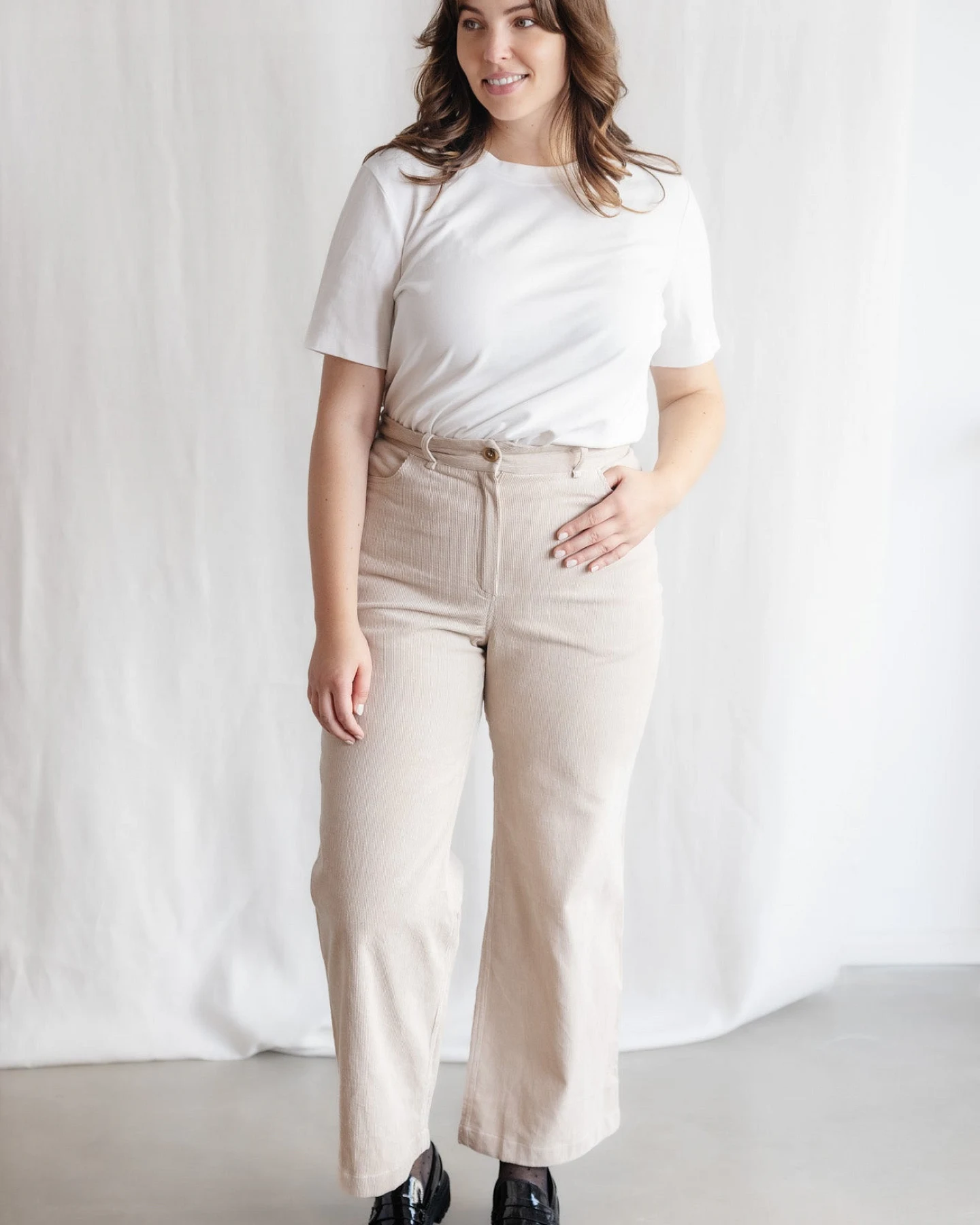 Jyoti - Fair Works Damen vegan Hose Tushar Beige – Ansicht 2