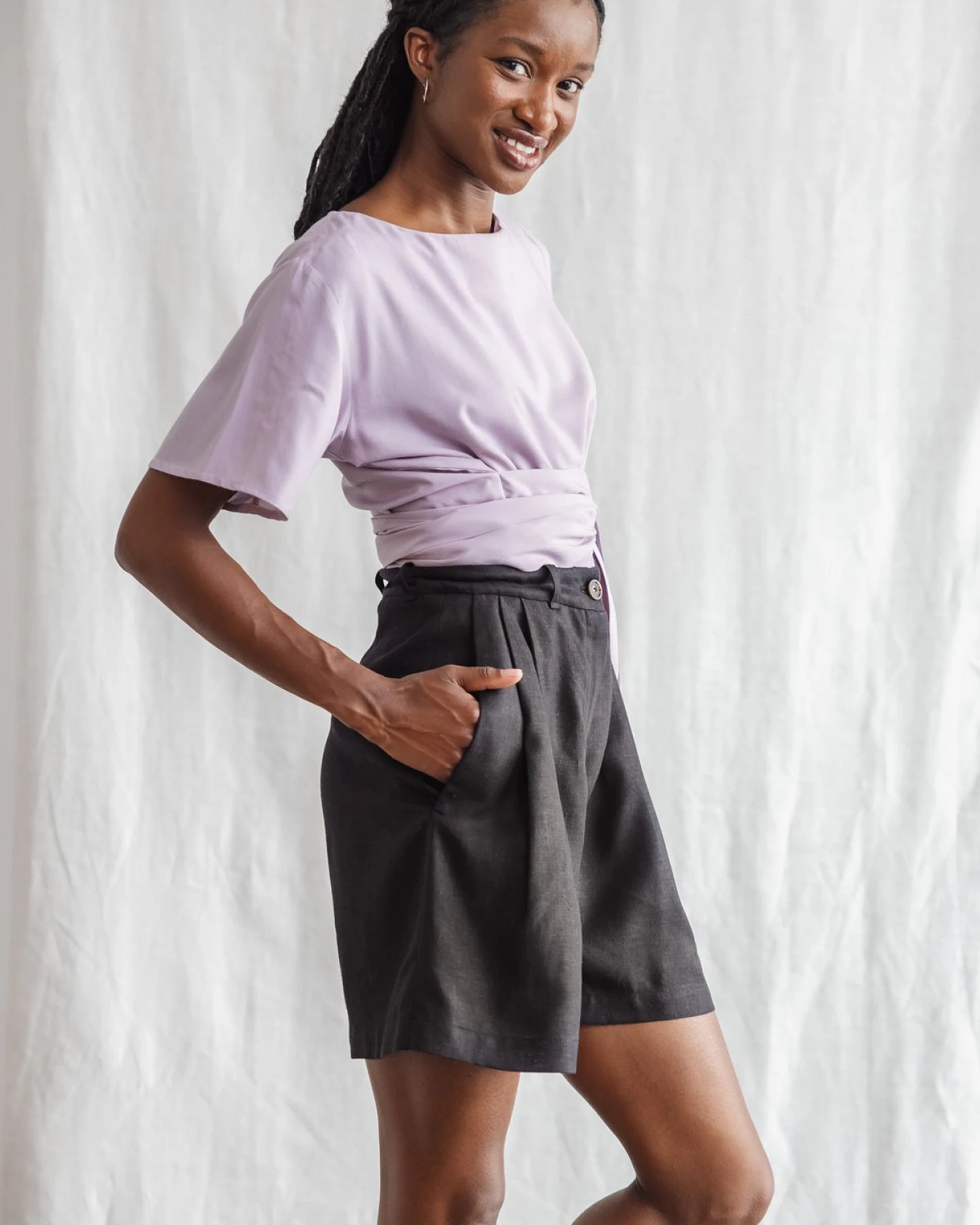 Jyoti - Fair Works Damen vegan Shorts Kamalia Schwarz – Ansicht 2