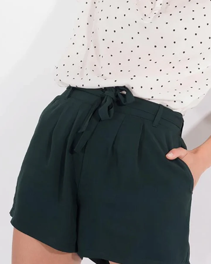 Zerum Damen vegan Shorts Lilly Waldgrün