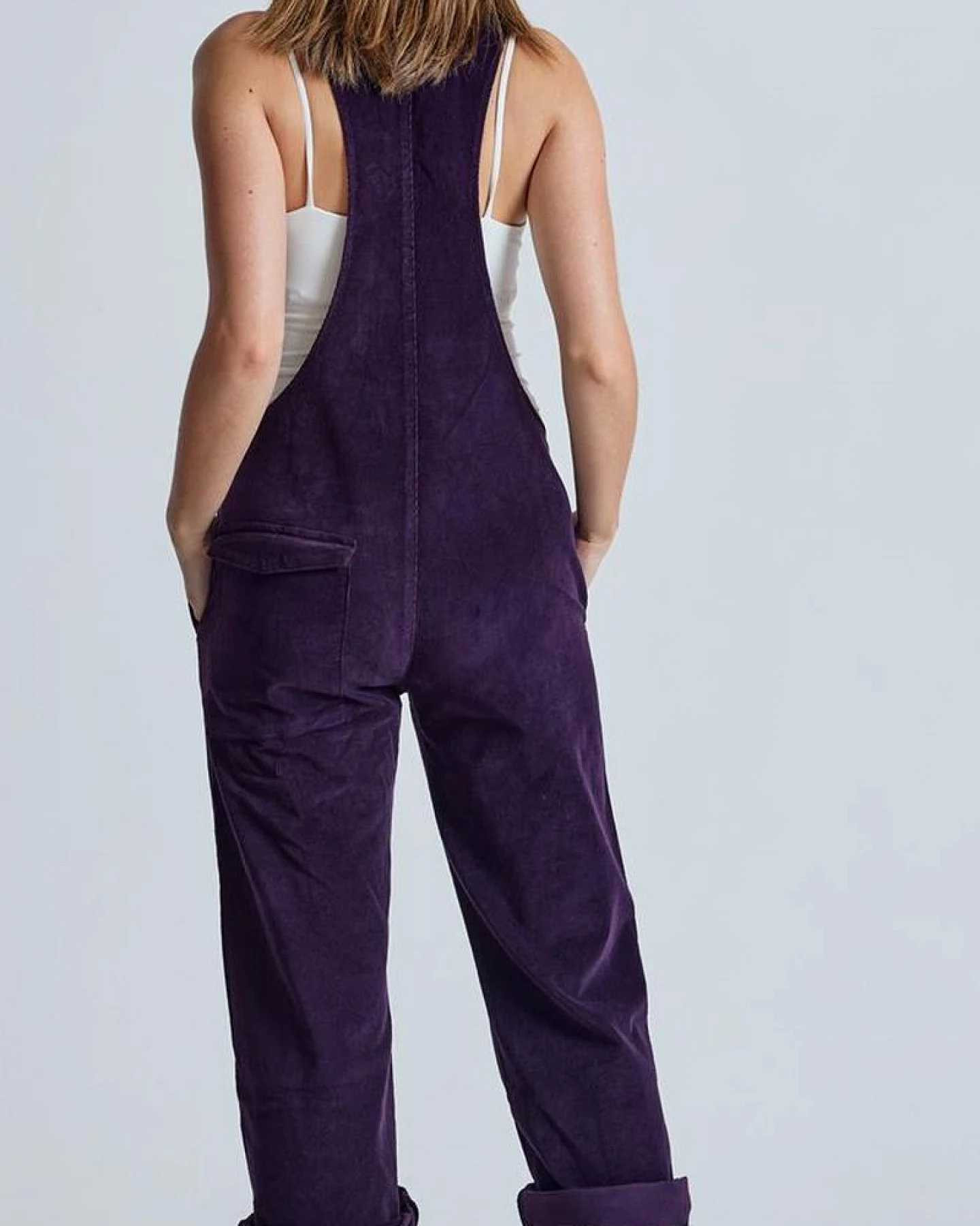 Flax and Loom Damen vegan Latzhose Corduroy Mary Lou Aubergine – Ansicht 2