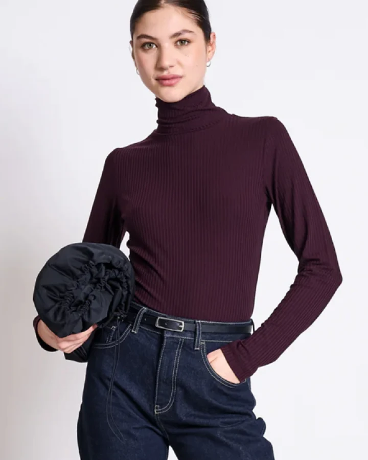 JAN 'N JUNE Damen vegan Rollkragenpullover Mio Cherry Lacquer