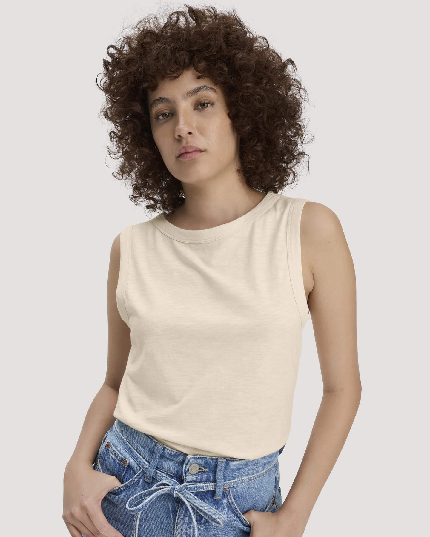 hessnatur Damen Light Slub Jersey Top Regular aus Bio-Baumwolle - natur - Größe 44 – Ansicht 4