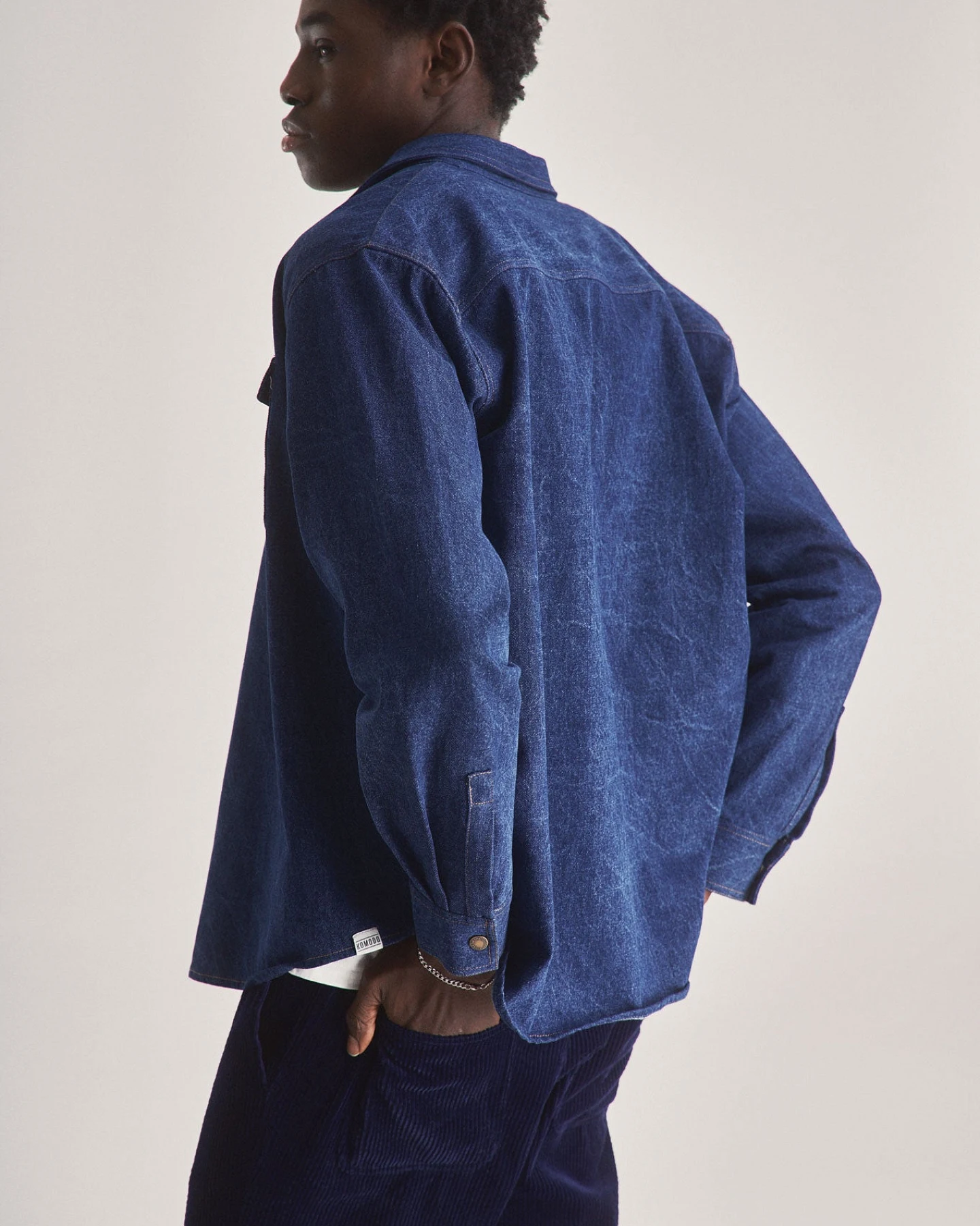 KOMODO Herren vegan Hemd Karda Dark Denim – Ansicht 2