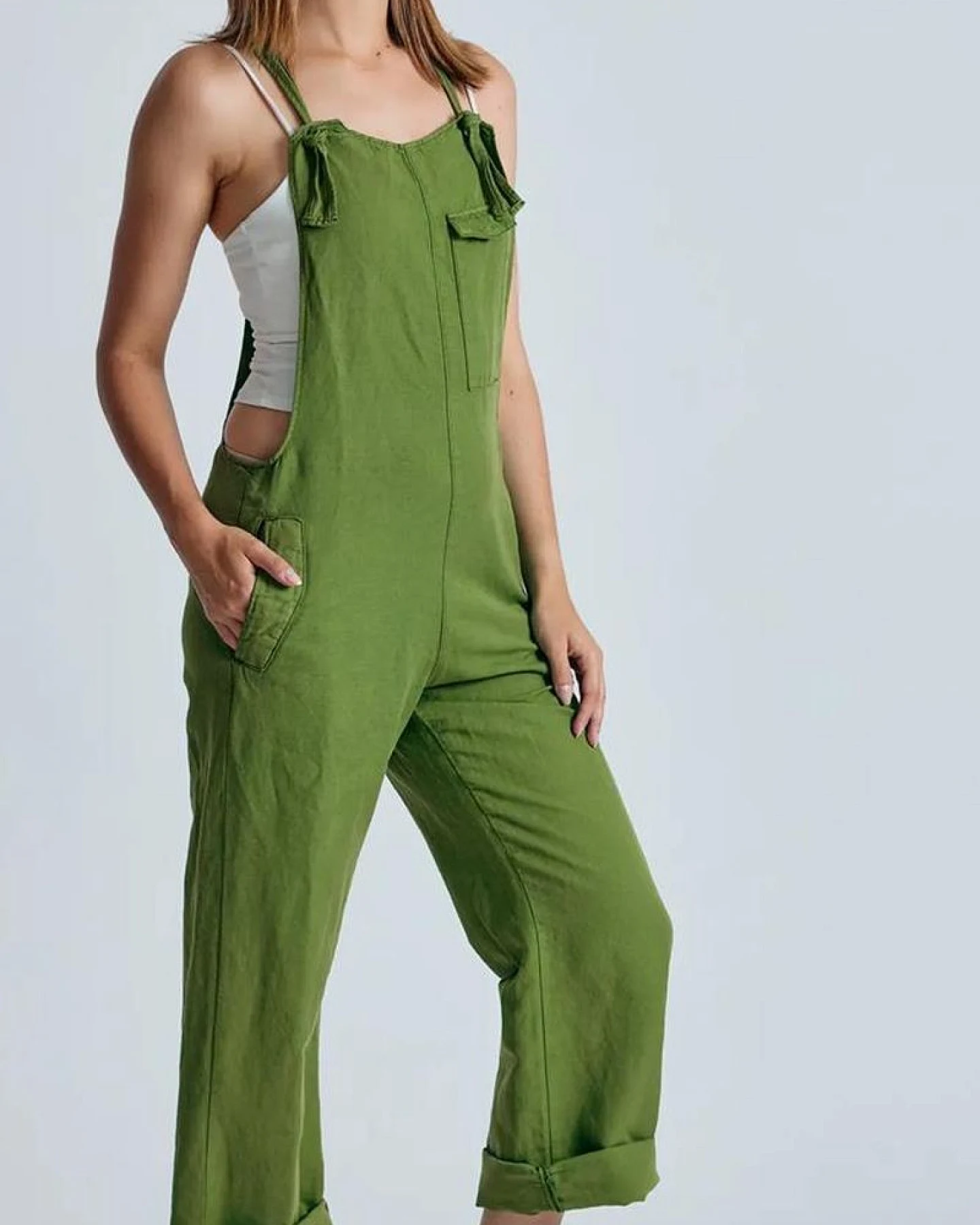Flax and Loom Damen vegan Latzhose Leinen Mary Lou Frühlingsgrün – Ansicht 2