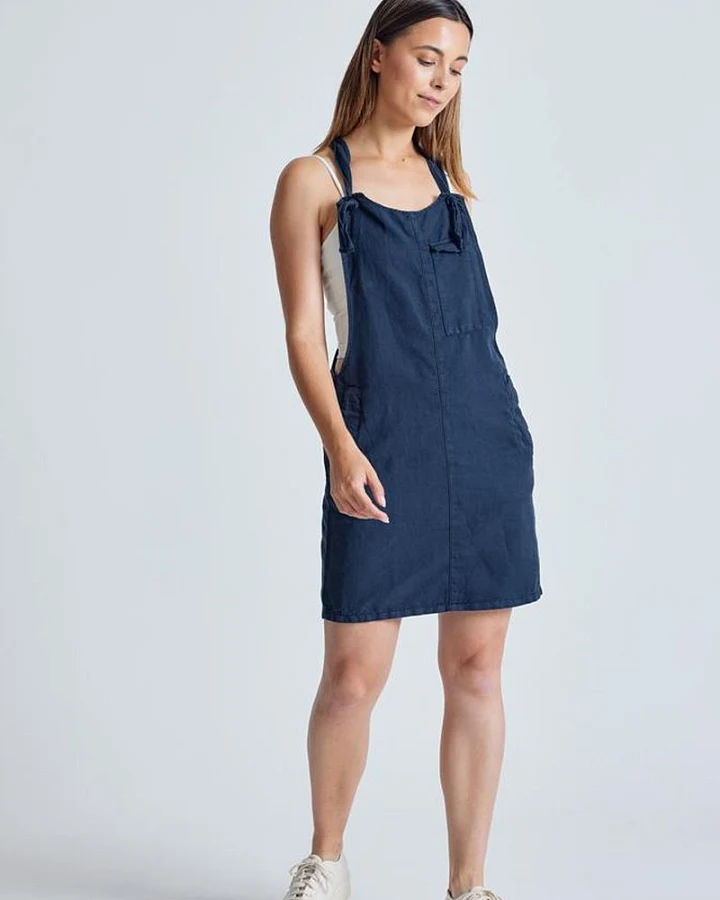 Flax and Loom Damen vegan Kleid Latzhose Peggy Navy