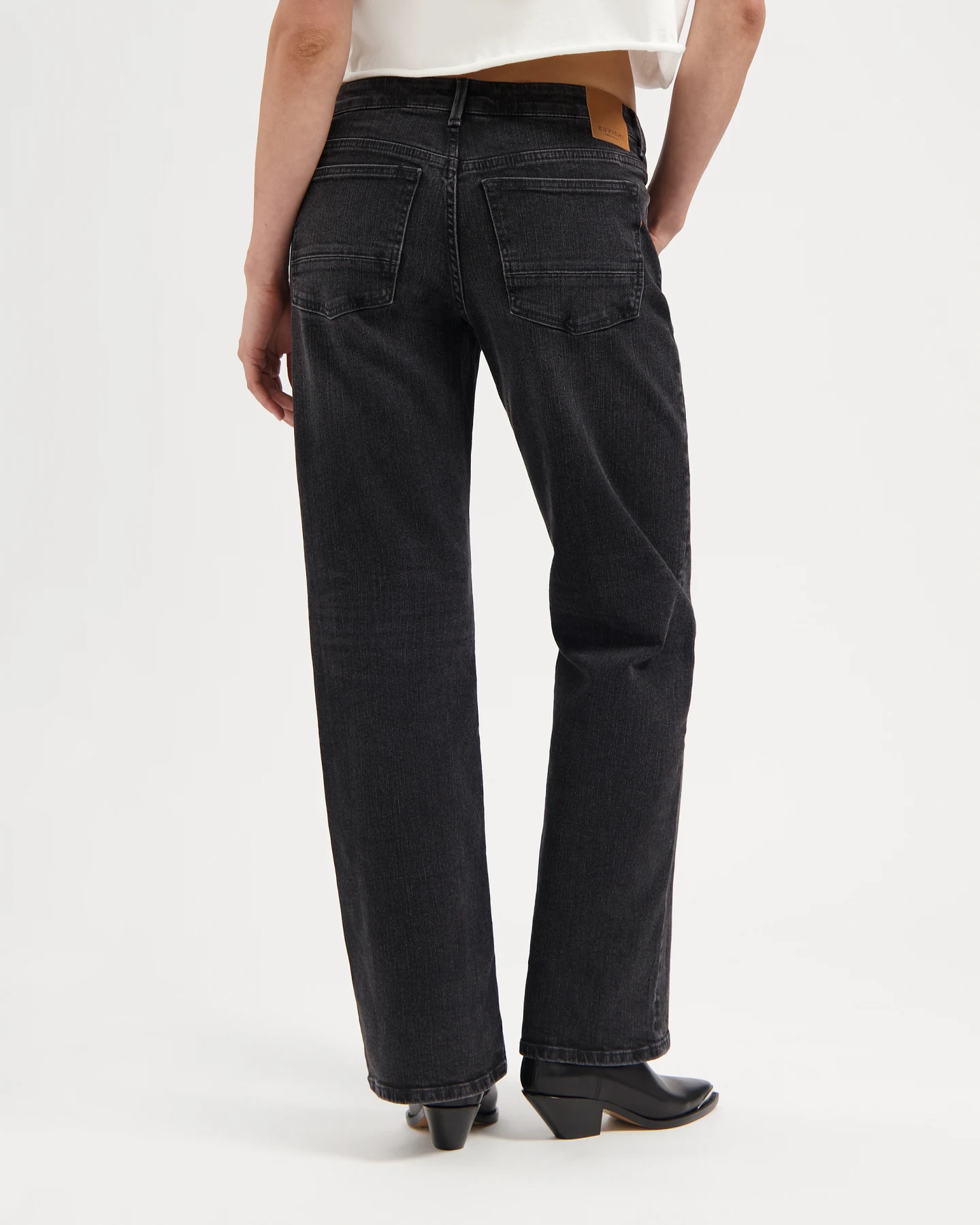 Kuyichi Damen vegan Jeans Loose Lena Vintage Schwarz – Ansicht 2