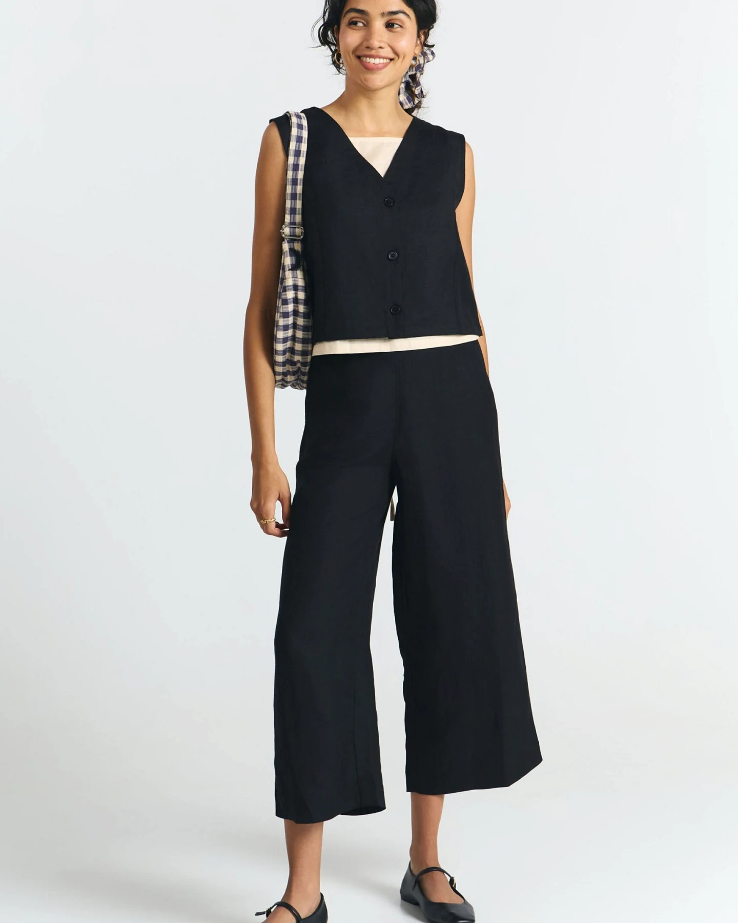 SUITE13LAB Damen vegan Hose Makah Schwarz – Ansicht 2