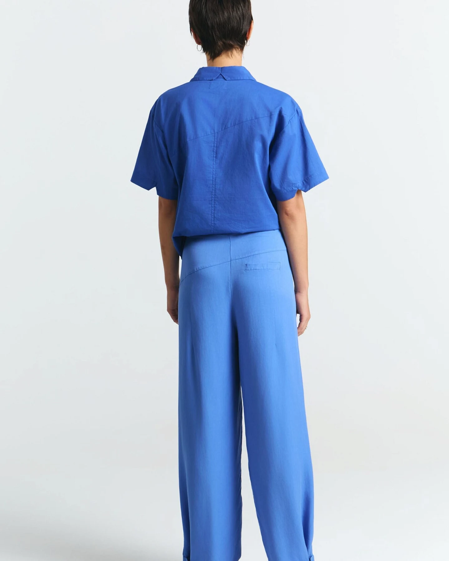 SUITE13LAB Damen vegan Hose Samana Klein Blau – Ansicht 2