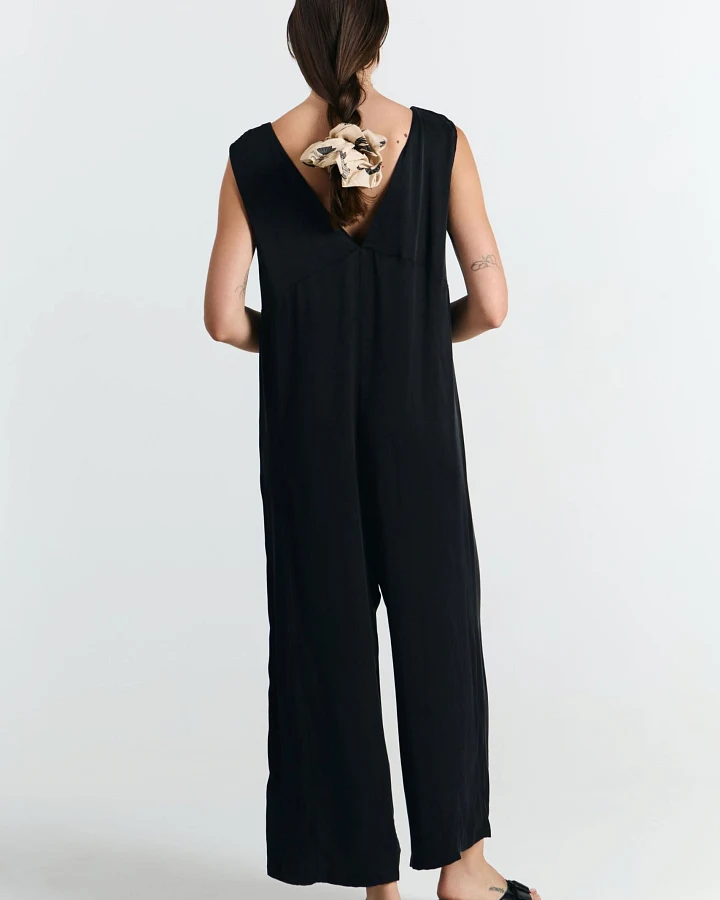 SUITE13LAB Damen vegan Jumpsuit Neiba Schwarz