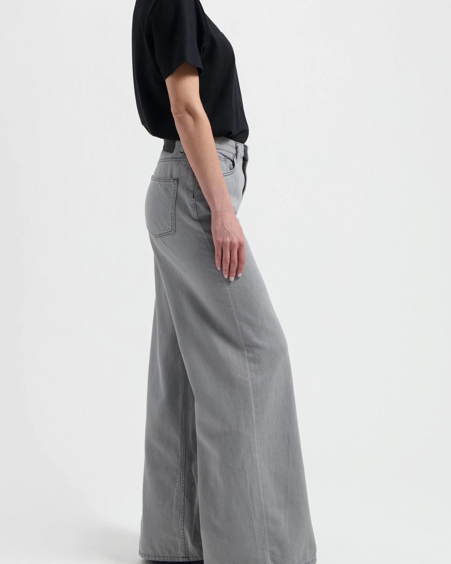 MUD Jeans Damen vegan Jeans Hohe Lose Flow Sara Marge Grau – Ansicht 2