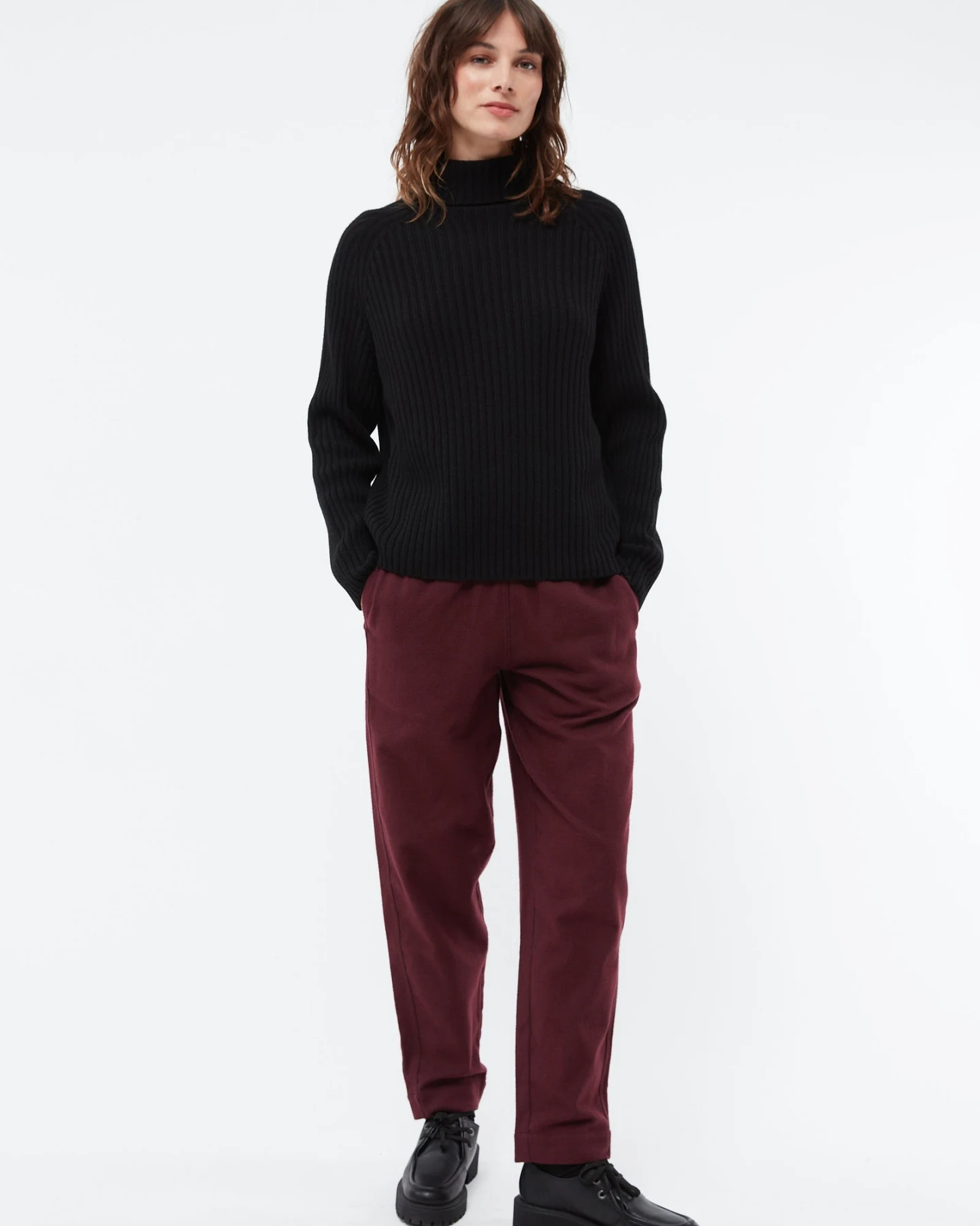 Givn Damen vegan Hose Flanell Helena Burgundy – Ansicht 2