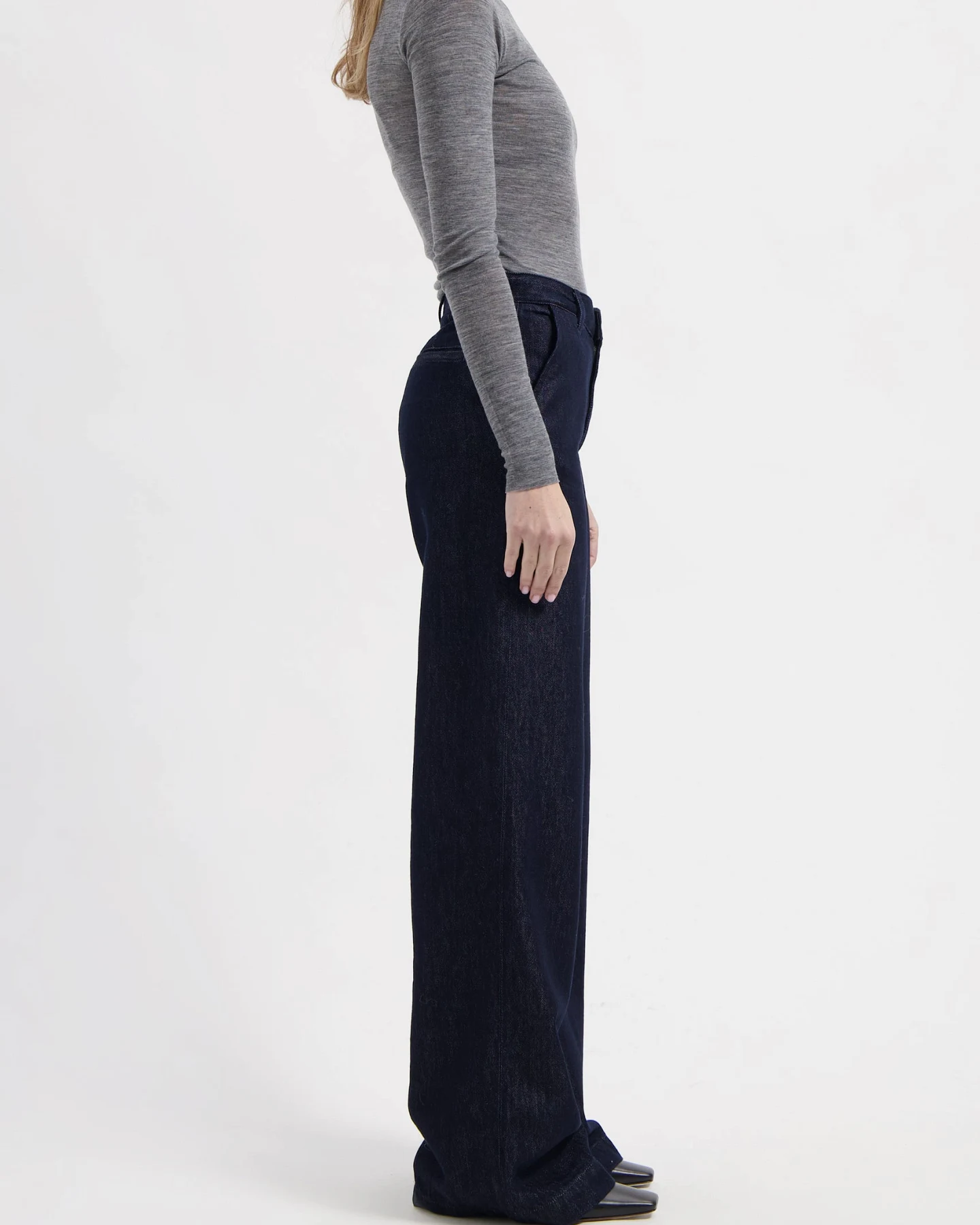 MUD Jeans Damen vegan Jeans Mid Loose June Rinse Blau – Ansicht 2