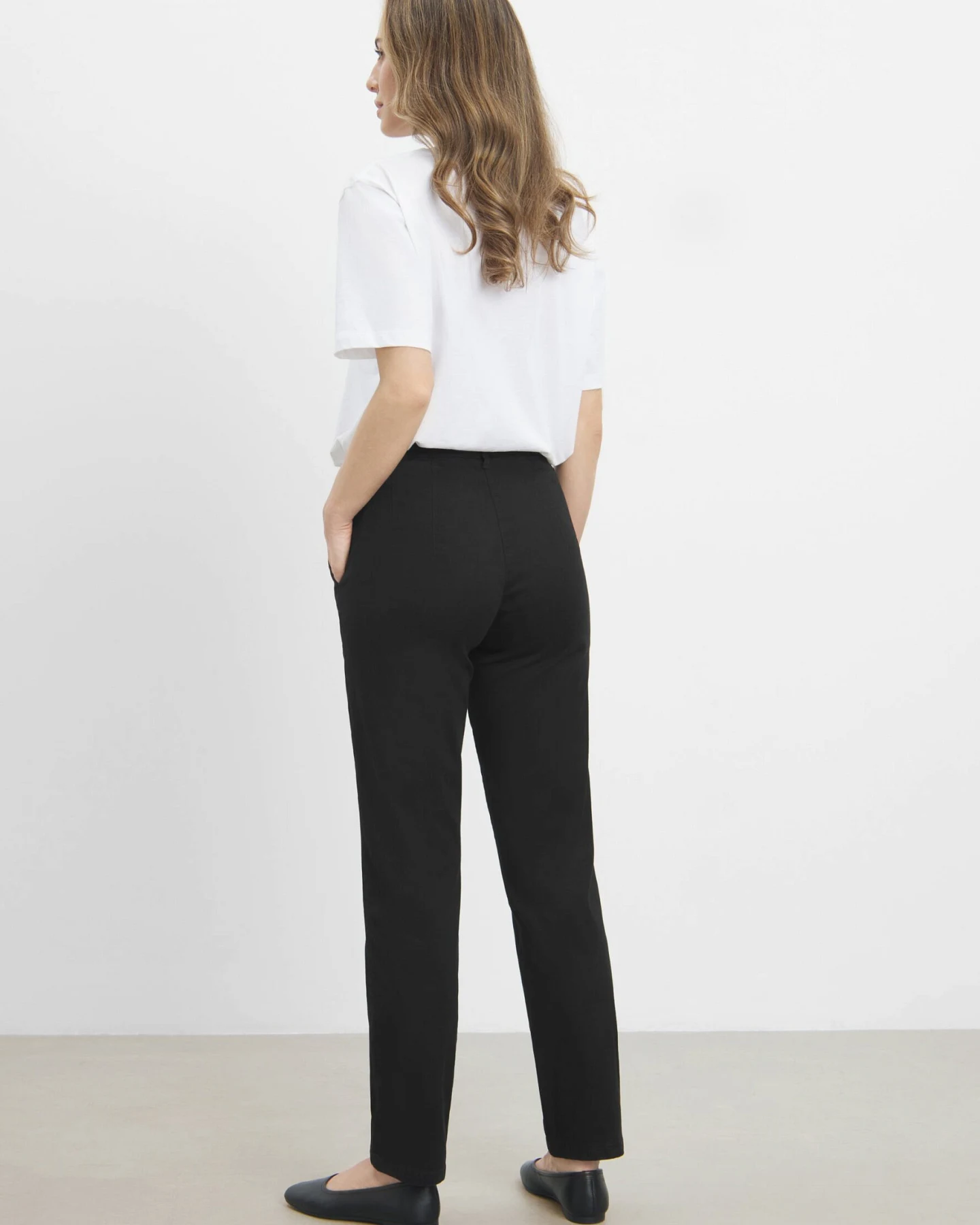 LAURIE Damen vegan Hose Taylor Regular Kurz Länge Schwarz – Ansicht 2